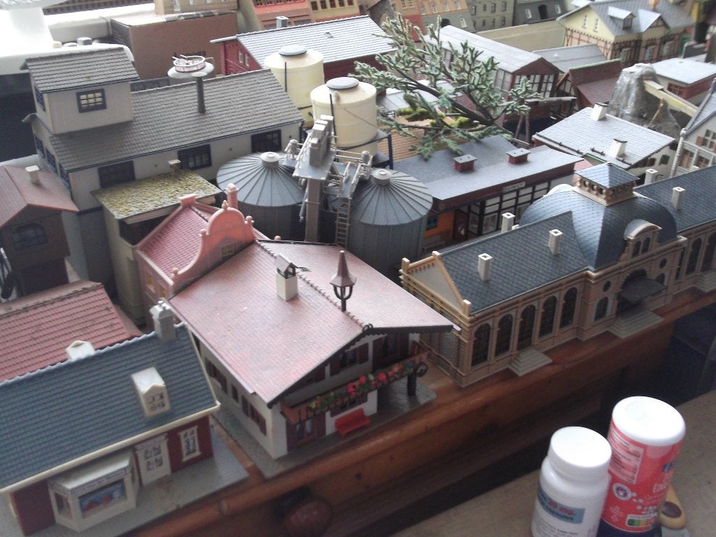 modeltrein mooie huizen tunnels trafo,s ed adv 1, Gebruikt, Gelijkstroom, Brug, Tunnel of Gebouw, Ophalen