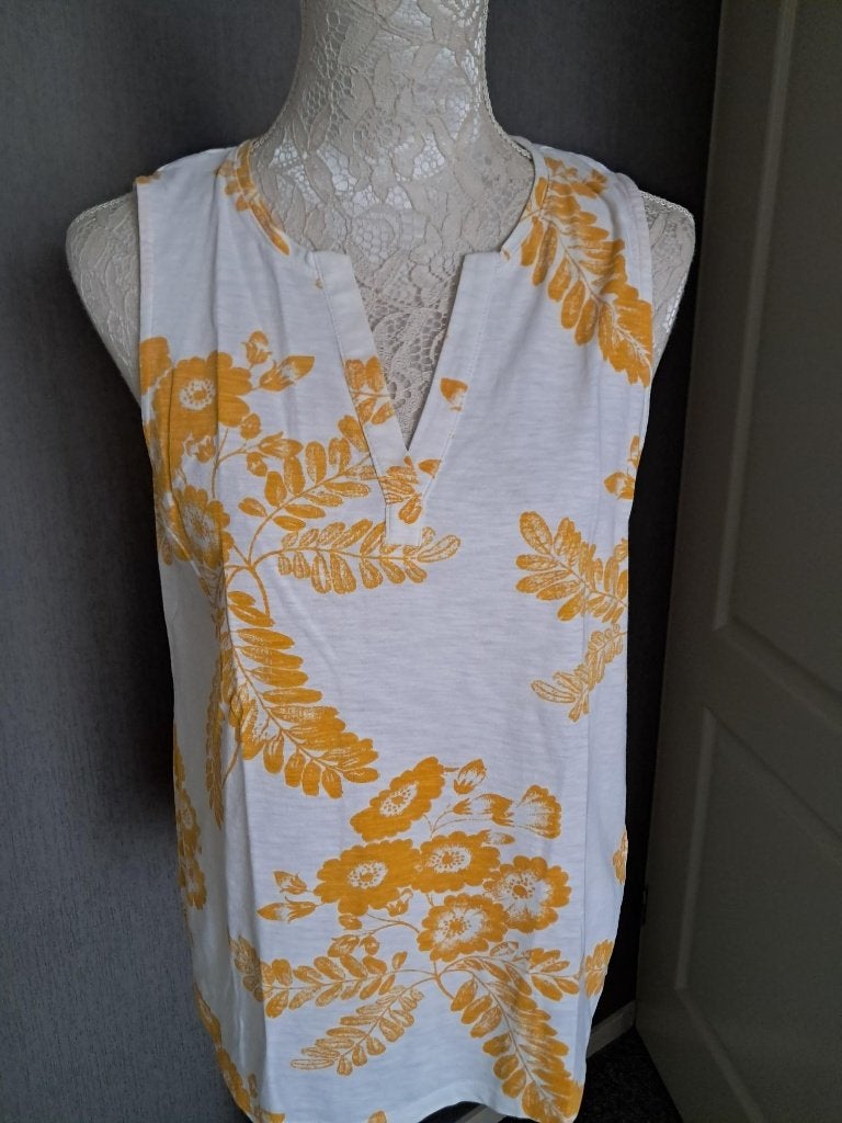 Top Part Two  Kleur : wit Geel Maat : XL 42, Meerkleurig, Maat 42/44 (L), Ophalen of Verzenden, Zo goed als nieuw