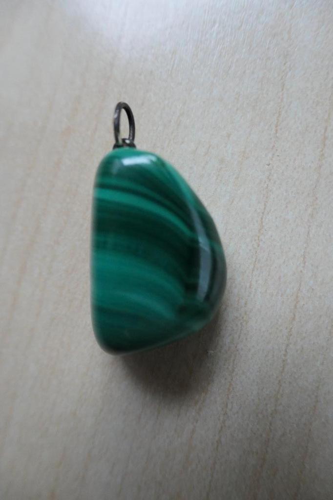 Mooie groene malachiet kettinghanger, Ophalen of Verzenden, Zo goed als nieuw, Groen, Steen of Mineraal
