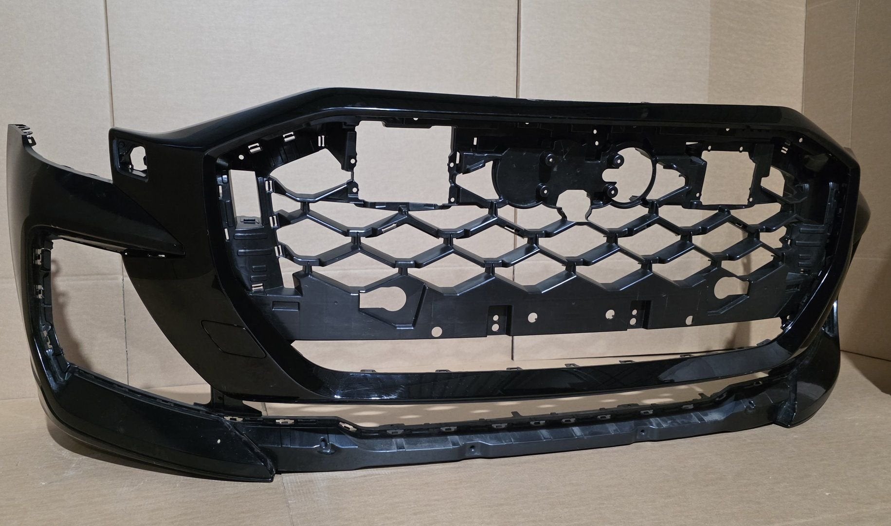 Voorbumper Audi Q8 RSQ8 4M8 FACELIFT Bumper bj.2024-2026 RS, Gebruikt, -, Voor, Ophalen of Verzenden