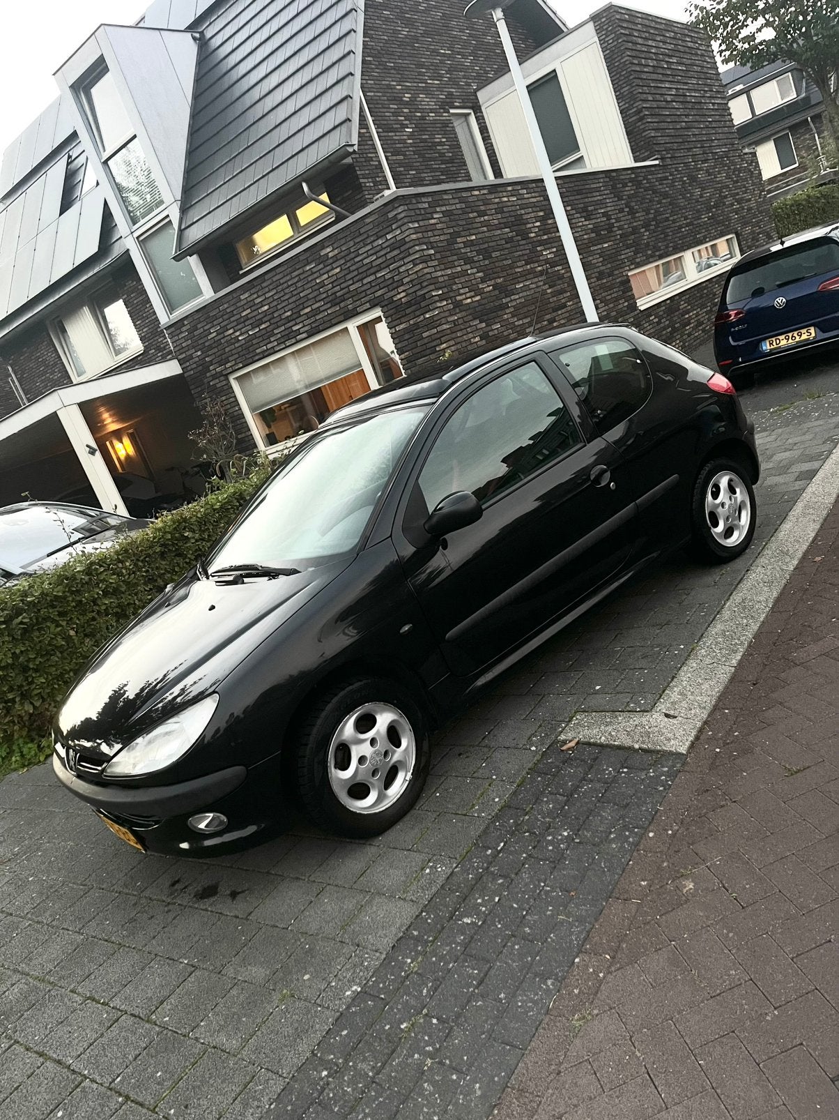 Peugeot 206 1.4 3D 2002 Zwart, Auto's, Voorwielaandrijving, 31 €/maand, 4 cilinders, Zwart