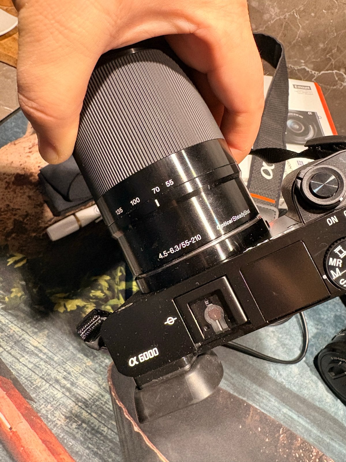Sony Alpha A6000 Systeemcamera met 2 lenzen en tas, Ophalen, Beeldstabilisatie, Zo goed als nieuw, Accu