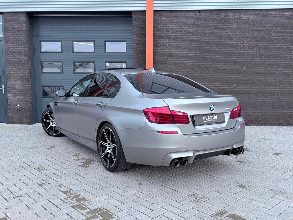 BMW 5-serie M5 30 Jahre | 2014 | Keramisch | Akra | Softcl., Auto's, Automaat, Achterwielaandrijving, Gebruikt, 2000 kg