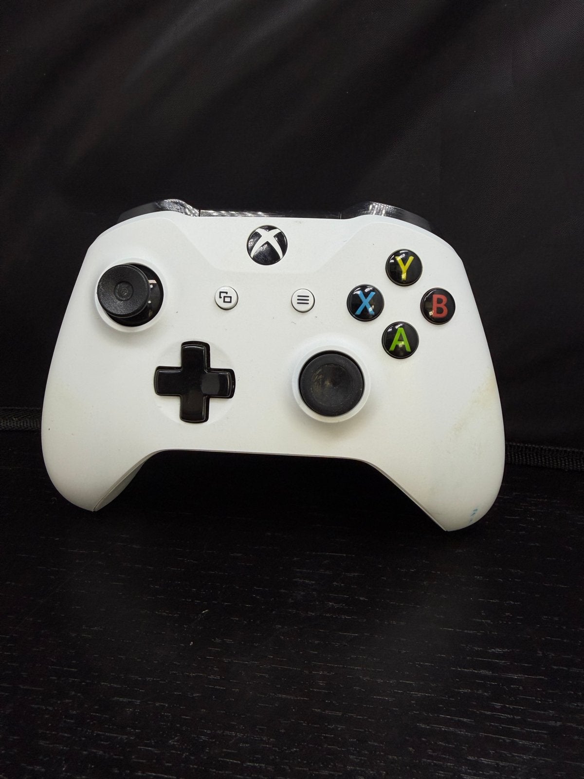 Xbox One Controller Wit - Draadloos - Gebruikt, Spelcomputers en Games, Spelcomputers | Xbox | Accessoires, F, Gebruikt, Ophalen of Verzenden