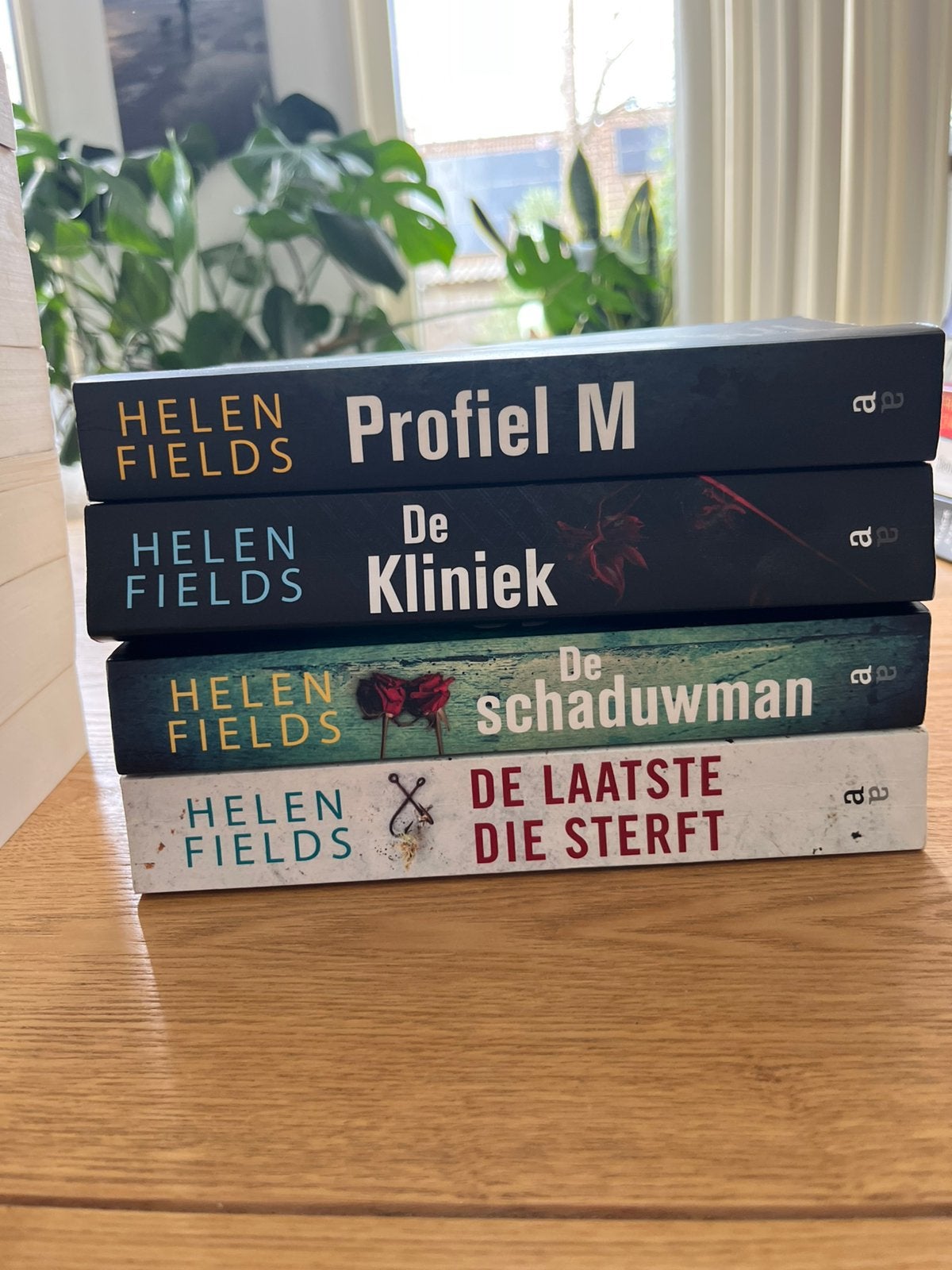4 boeken van Helen Fields, Ophalen of Verzenden, Zo goed als nieuw
