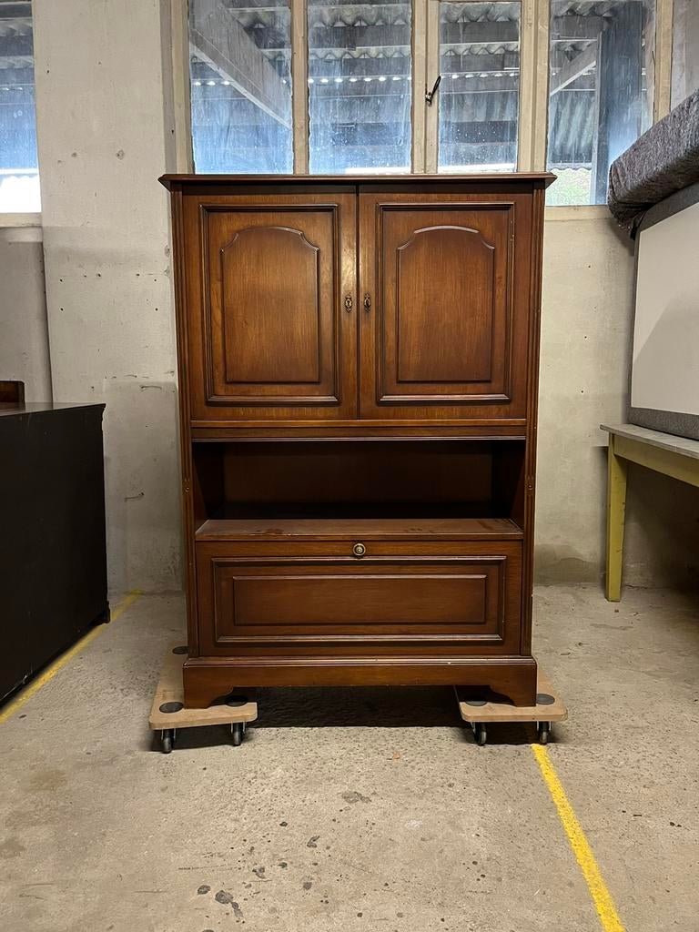 Kast | kledingkast | TV kast | Heldense | 102cm x 52cm x 143, Ophalen, Gebruikt