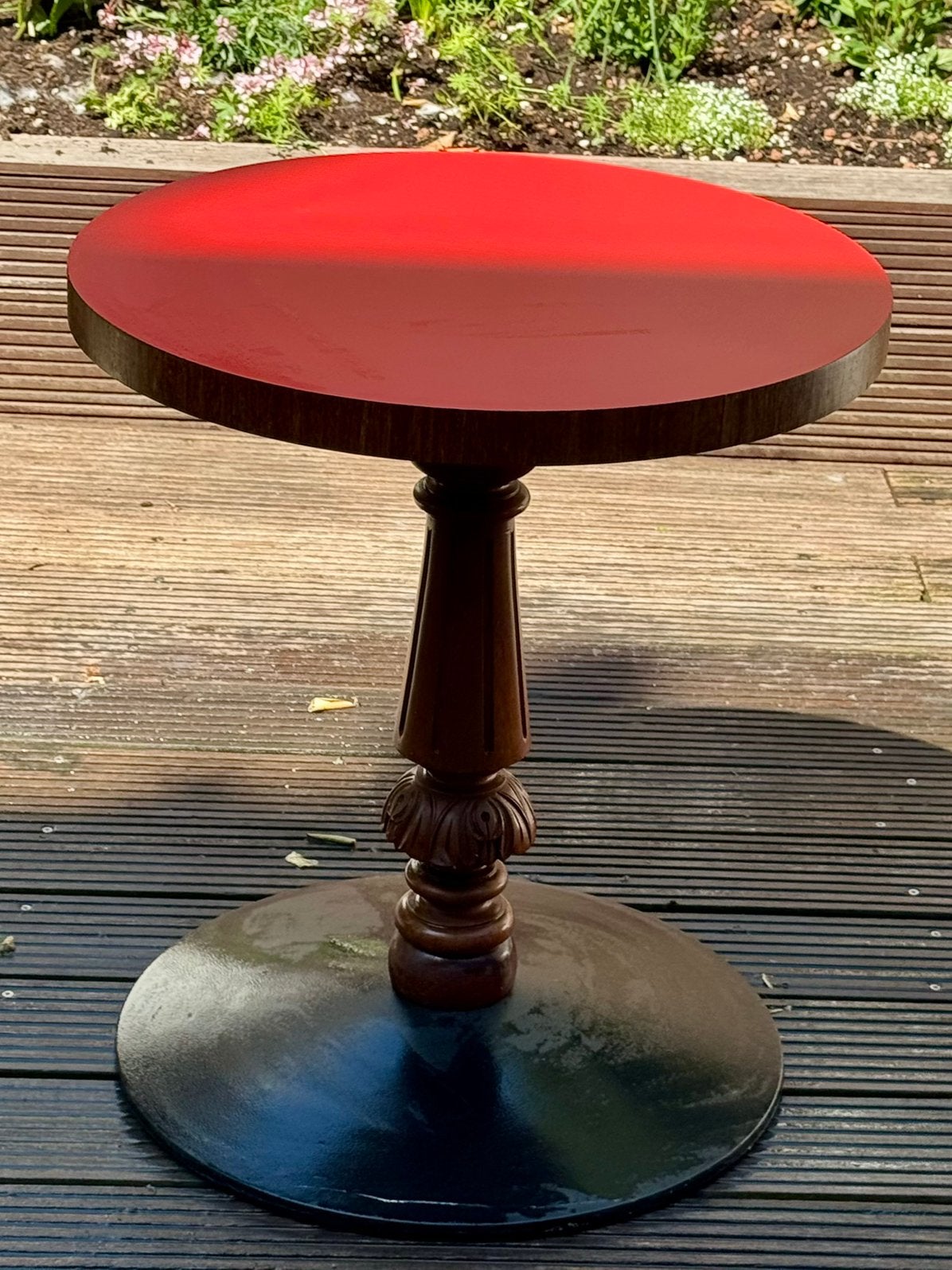 Low Seating Tafel met zware gietijzeren poot, Ophalen, Kunststof, 50 tot 100 cm, Rond