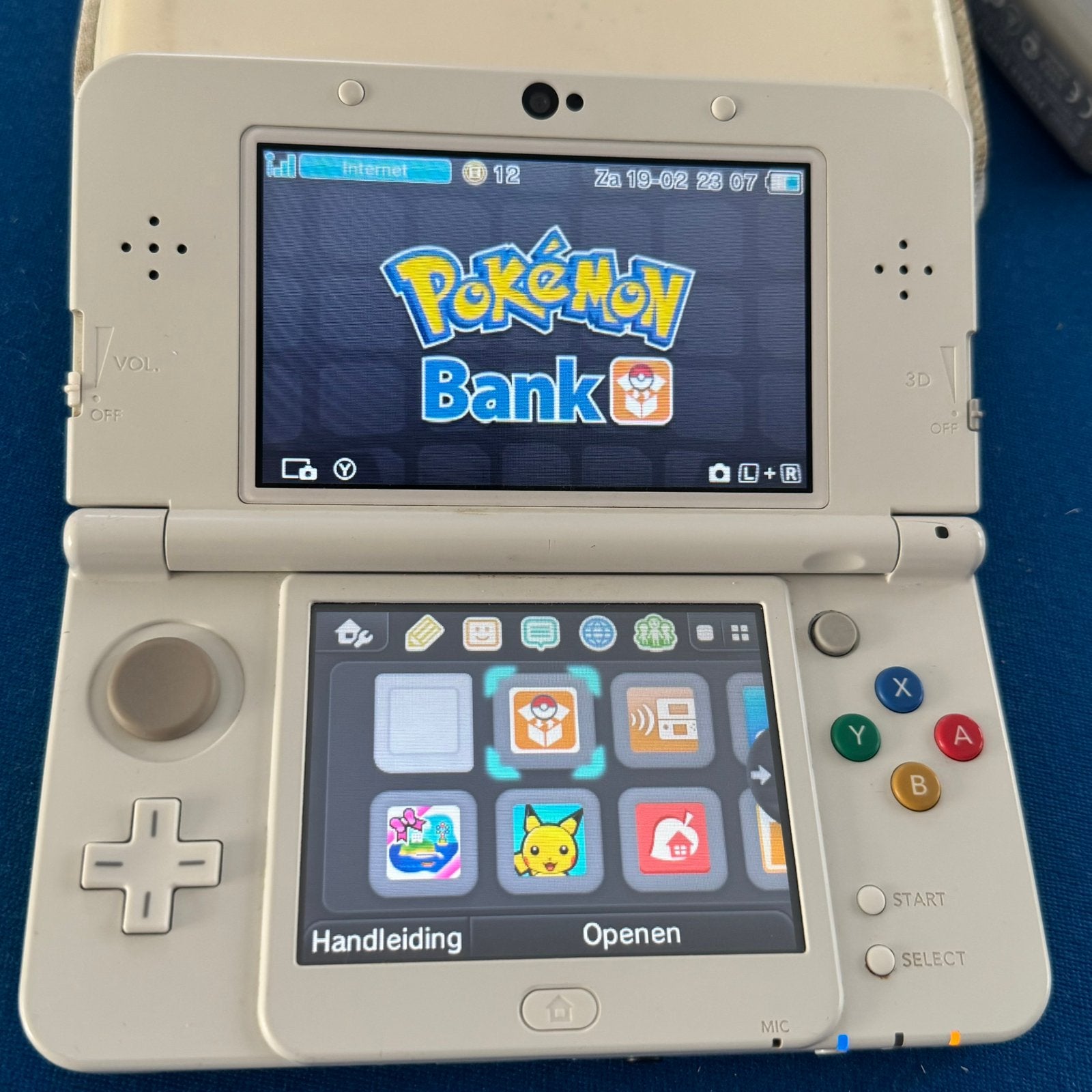 New Nintendo 3DS eShop Pokemon Bank - Meer 3DS te koop!, Spelcomputers en Games, Met games, Wit, Ophalen of Verzenden, 3DS