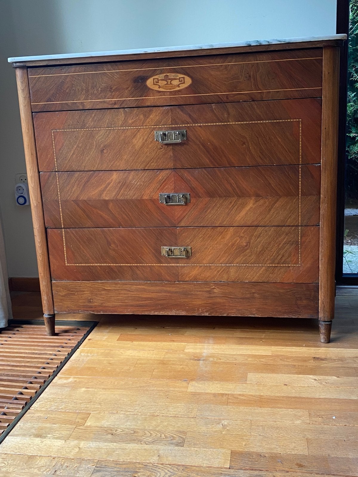 Antieke commode met 5 lades en wit marmeren blad, Antiek en Kunst, Ophalen