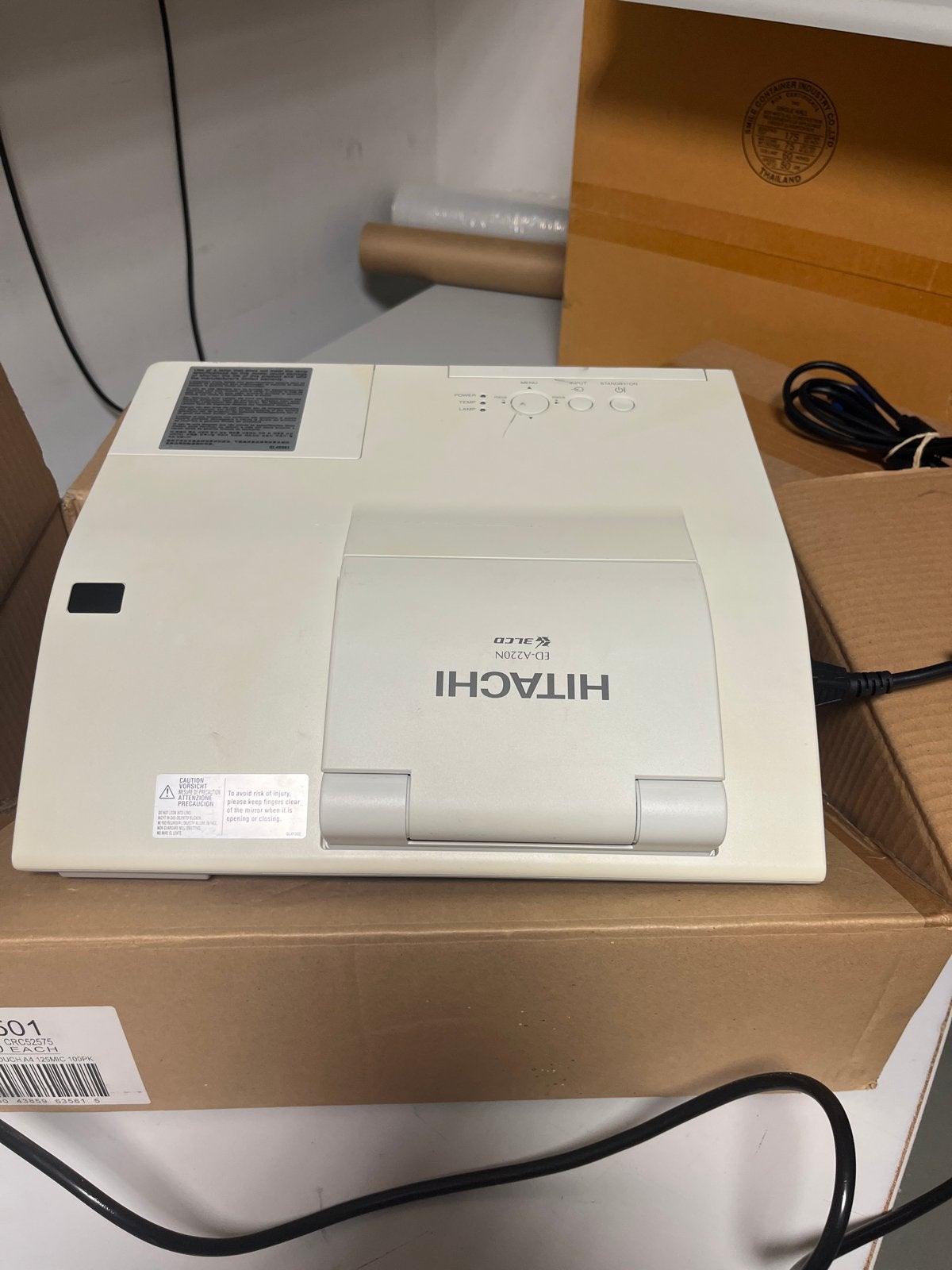 Hitachi LCD short throw Projector, Hit, Gebruikt, Hit, Hit
