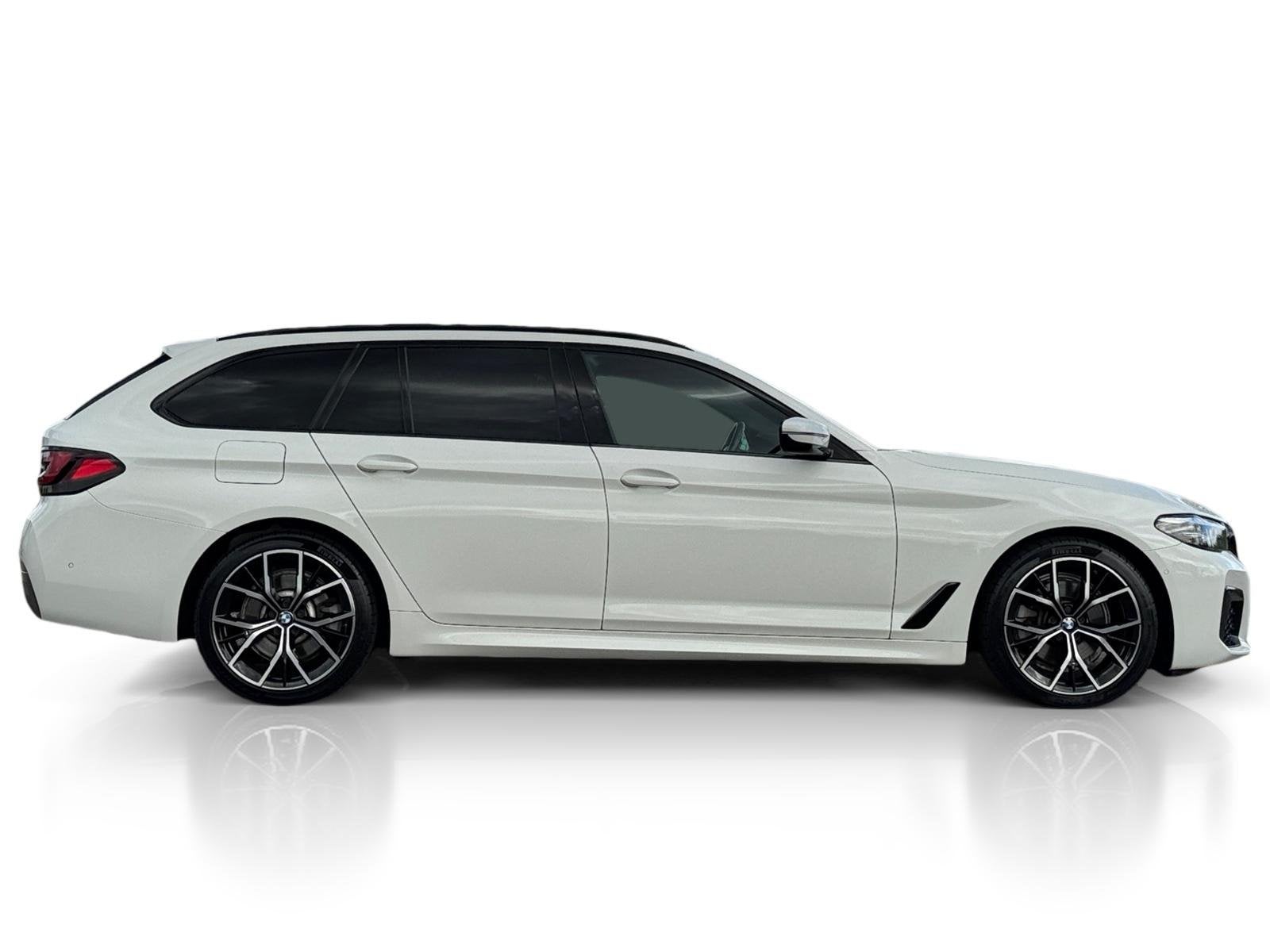 BMW 5-serie Touring 520i M-sport  Pano  Comf. stoelen, Auto's, Automaat, Gebruikt, 4 cilinders, 2000 kg
