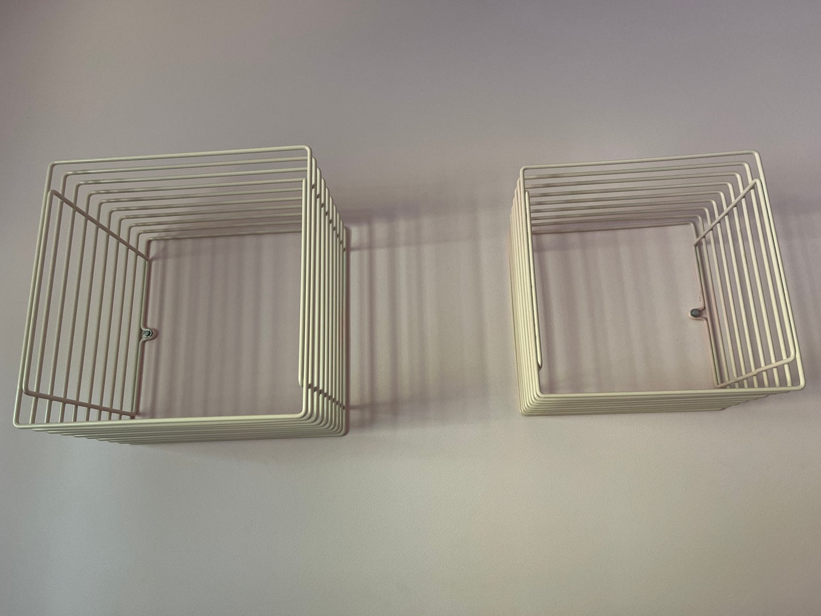 Set van 2 zacht roze stalen wandrekken van IKEA, Huis en Inrichting, Ophalen, Gebruikt