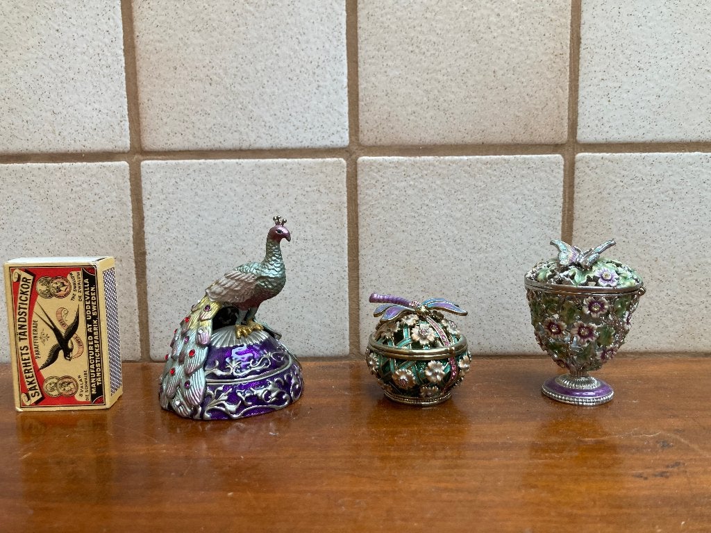 Drie zinklegering kristallen snuisterijdoosjes mini beeldjes, Antiek en Kunst, Ophalen of Verzenden