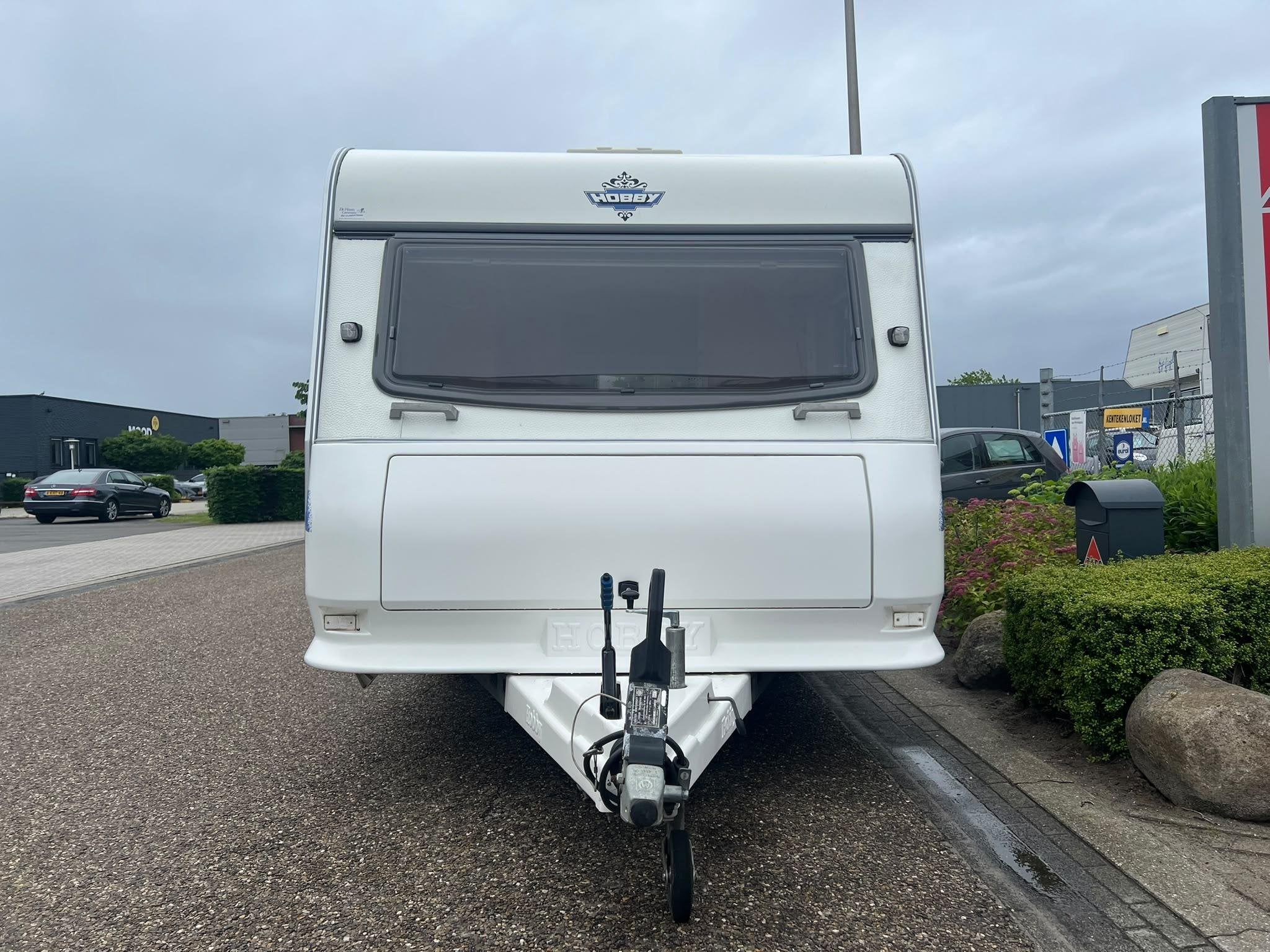 Hobby De Luxe 400 SF | Luifel | Fietsenrek | Mover Half Auto, Vast bed, Hobby, Tot en met 2, Bedrijf