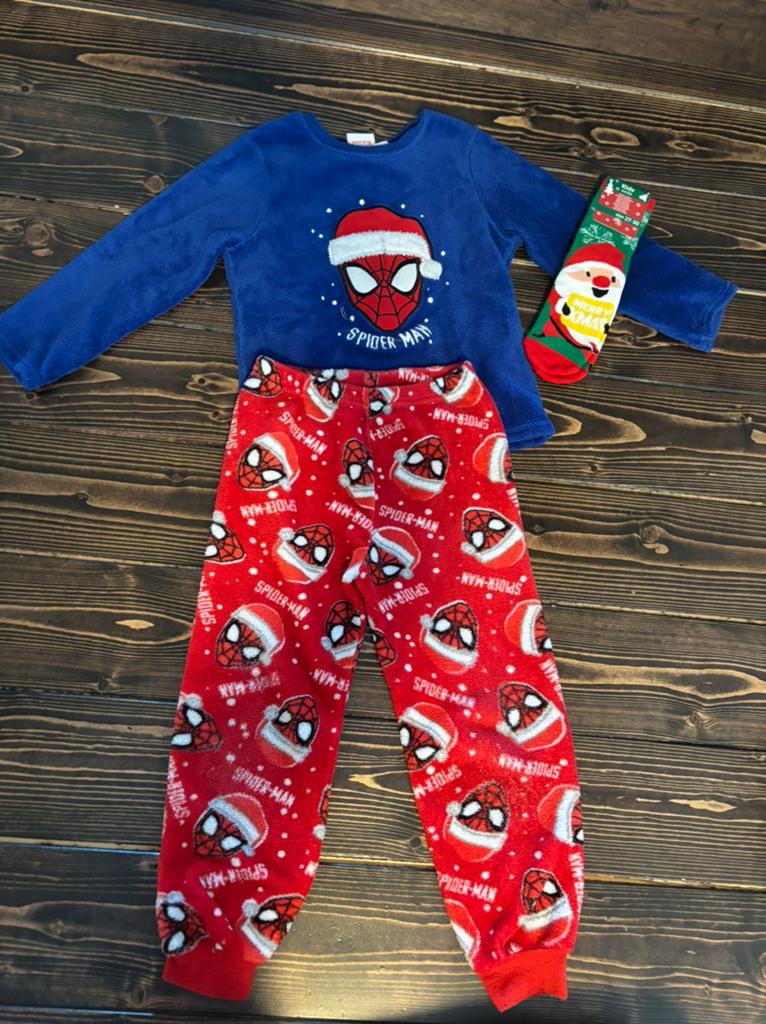 Marvel spiderman kerst pyjama en kerst sokken maat 122, Ophalen of Verzenden, Zo goed als nieuw, Jongen, Nacht- of Onderkleding
