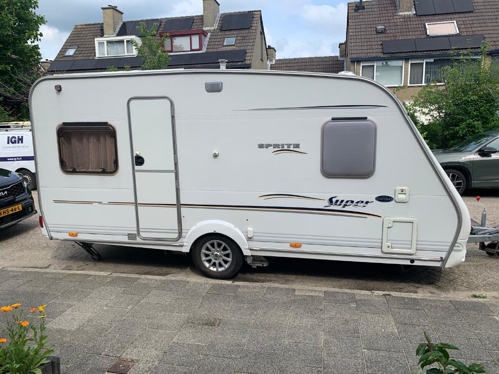 Sprite Super 450 (2004), Caravans en Kamperen, Caravans, Rondzit, Schokbreker, Frans bed, Particulier