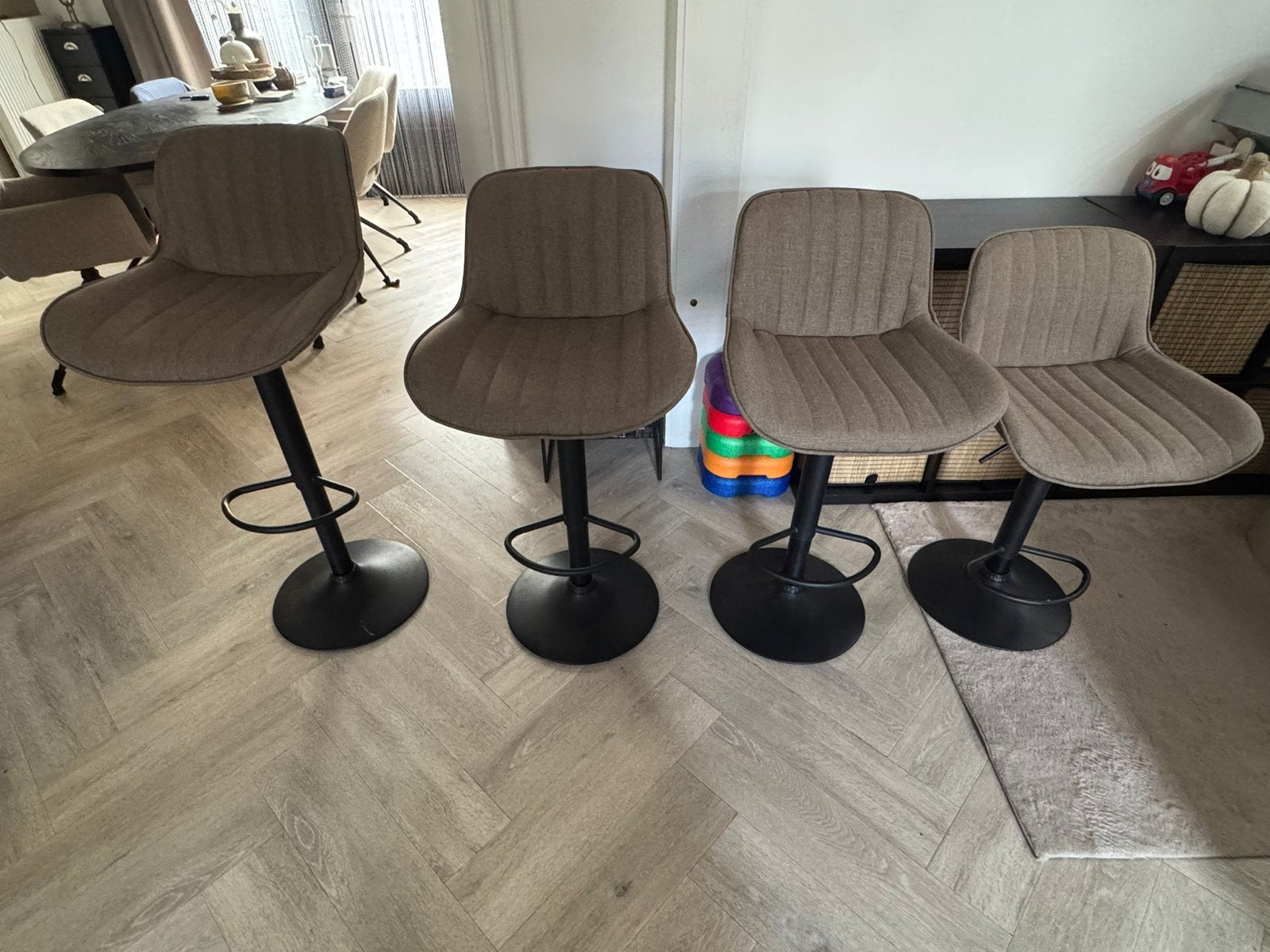 Set van 4 verstelbare barkrukken met rugleuning, Gebruikt, In hoogte verstelbaar, Ophalen of Verzenden, 90 cm of meer