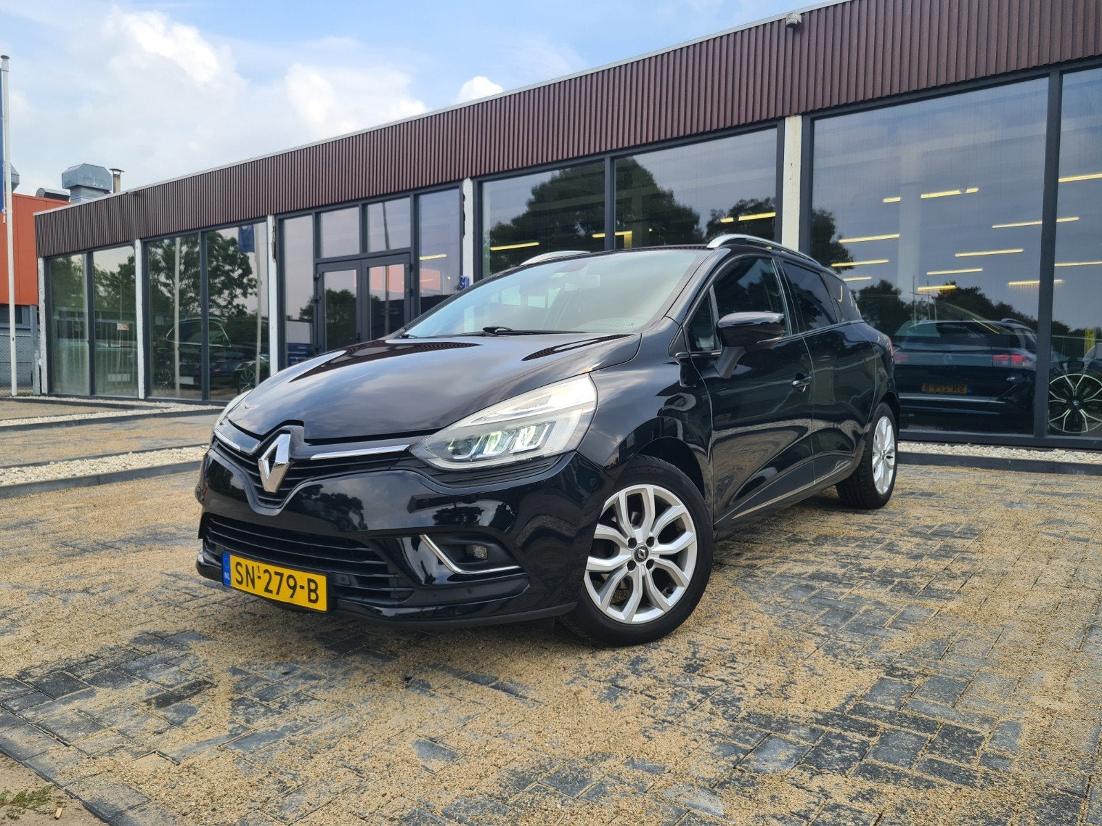 Renault Clio 0.9 TCE 90 Estate 2017 Navi Led Clima Cruise, 898 cc, 1063 kg, 580 kg, Leder en Stof