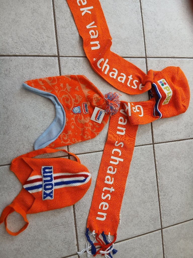 2 Unox mutsen en 1muts gek van schaatsen, Ophalen, Nieuw, Overige maten