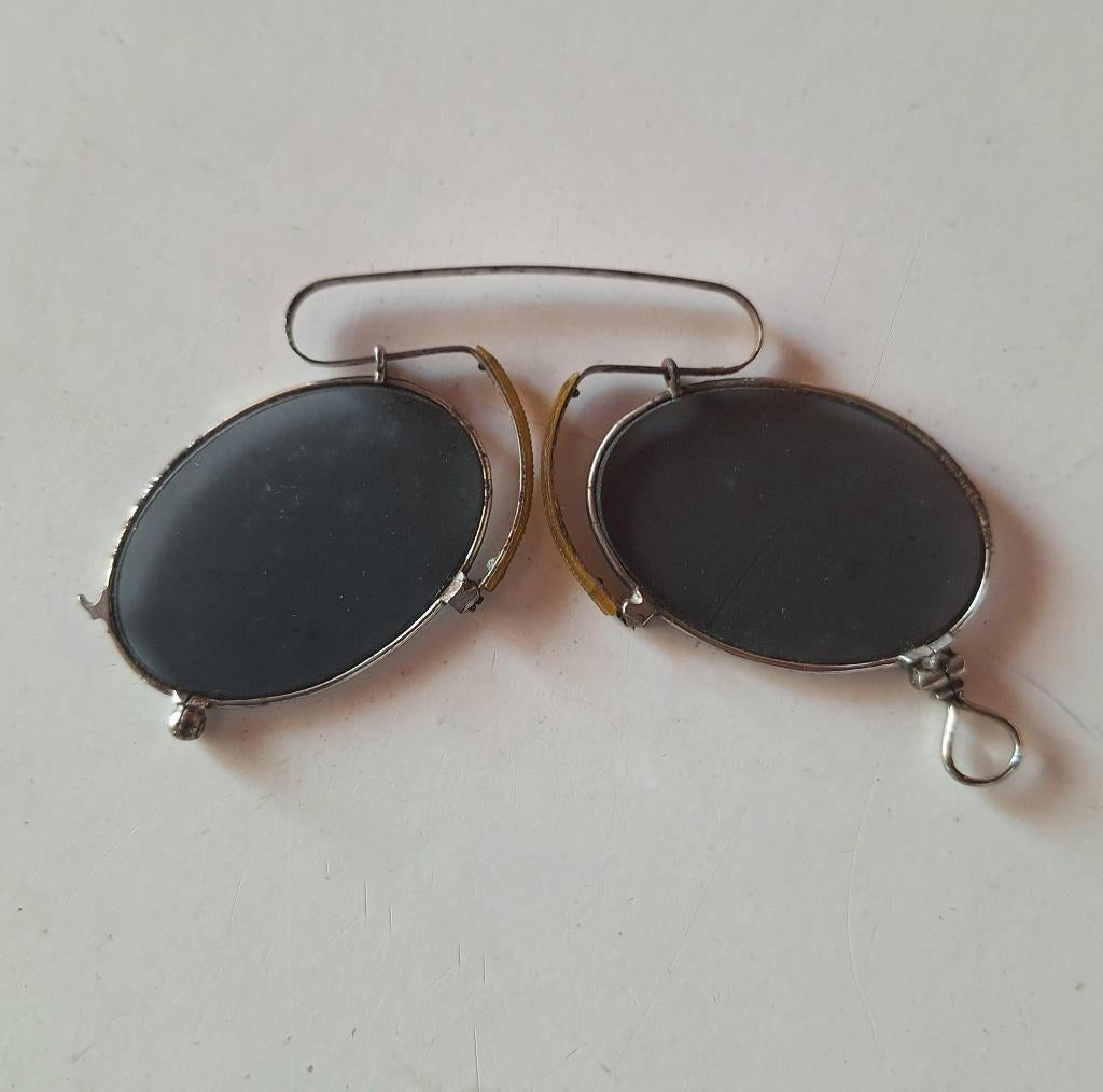 Antieke knijpbril pince-nez 1900 met etui, Verzenden