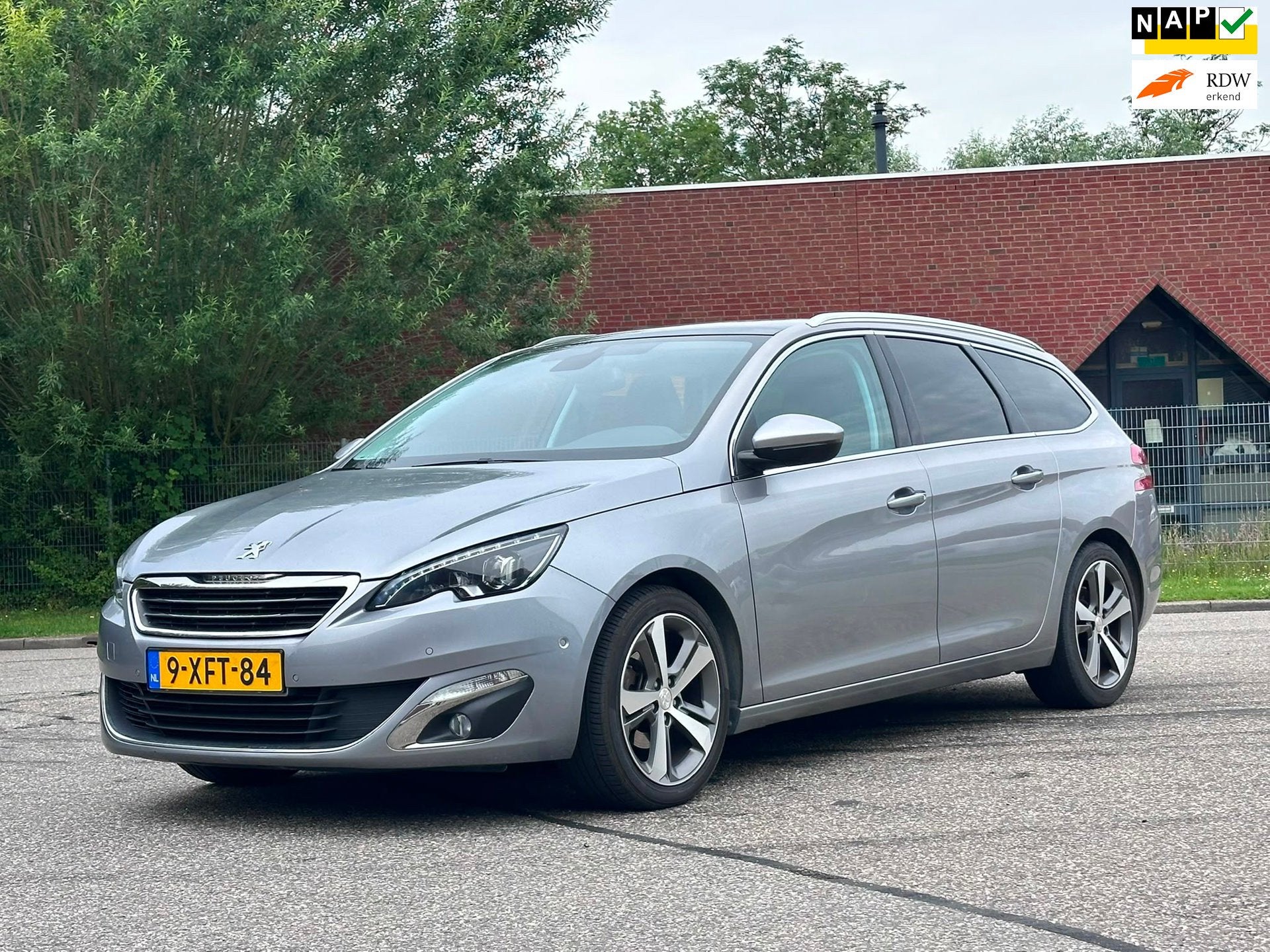 Peugeot 308 SW 1.2 e-THP Première Achteruit camera*Navigati, Auto's, Peugeot, Voorwielaandrijving, Dealer onderhouden, Gebruikt