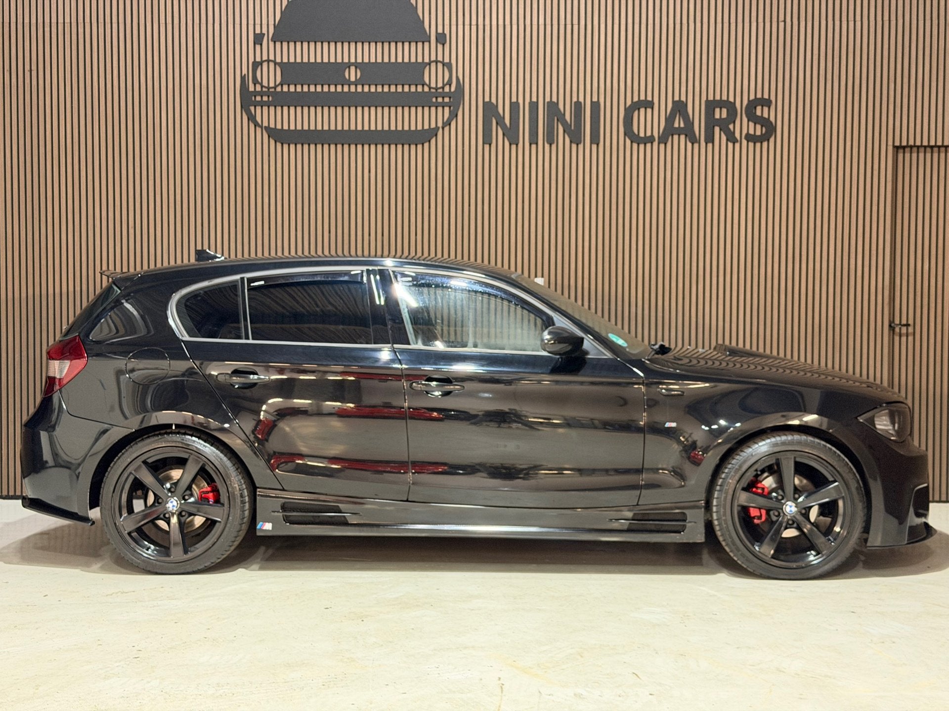 BMW 1-serie 118i Business Line 5DRS/Carbon/M pakket/Spoiler/, 1-Serie, Achterwielaandrijving, 4 cilinders, 129 pk