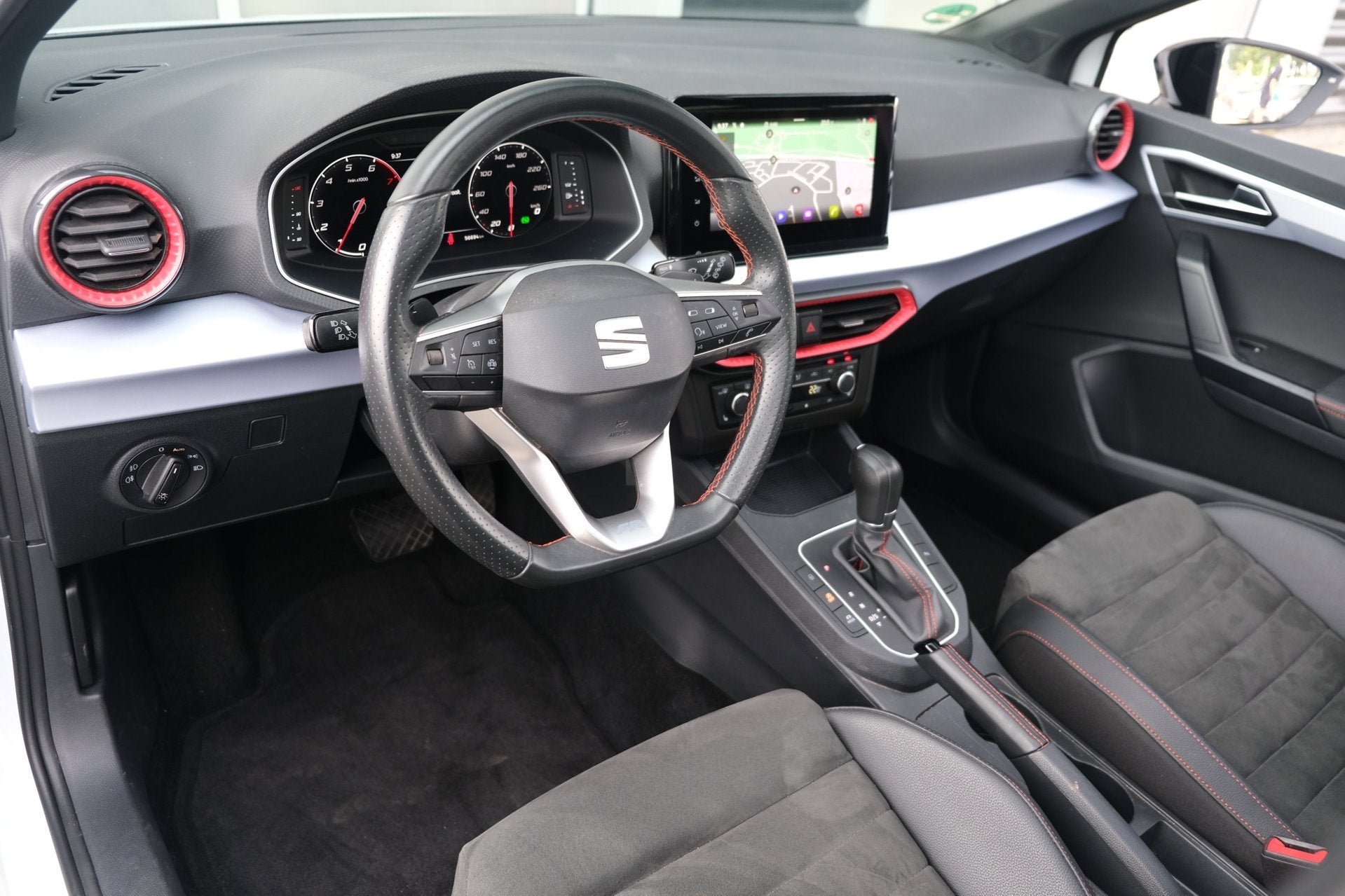 Seat Ibiza 1.0 EcoTSI FR 110PK DSG Pro Black Edition Facelif, Auto's, Dealer onderhouden, Gebruikt, Zwart, 580 kg