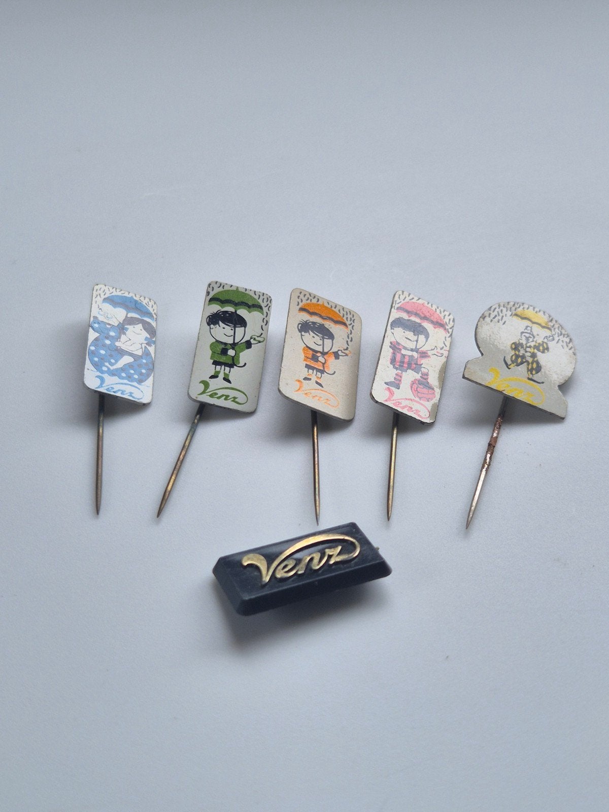 Vintage Venz hagelslag speldjes, Ophalen of Verzenden, Gebruikt, Overige onderwerpen, Speldje of Pin