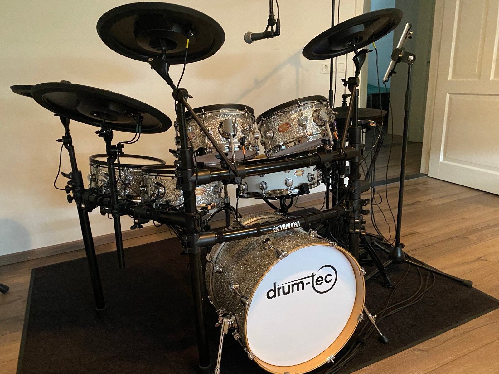 Drum-Tec Diabolo 5-delige shellset met Yamaha drumrack, Muziek en Instrumenten, Drumstellen en Slagwerk, Ophalen, Zo goed als nieuw