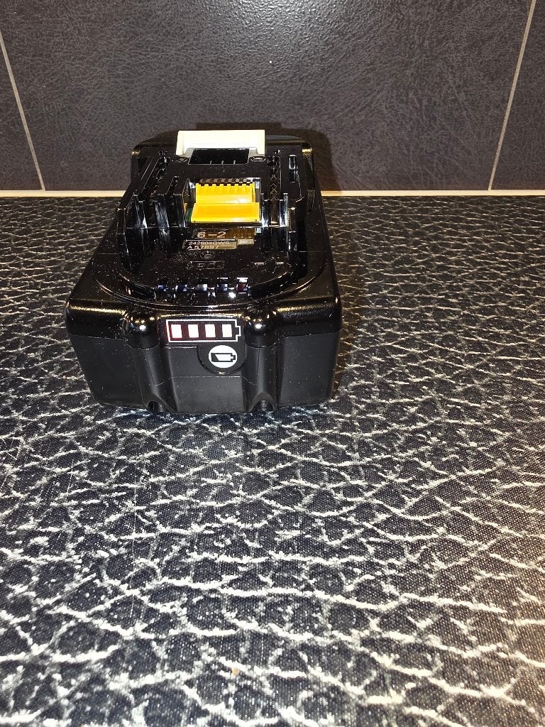 Foto 6 van Twee Makita BL 1860B accu's 18V 6.0Ah  NIEUW