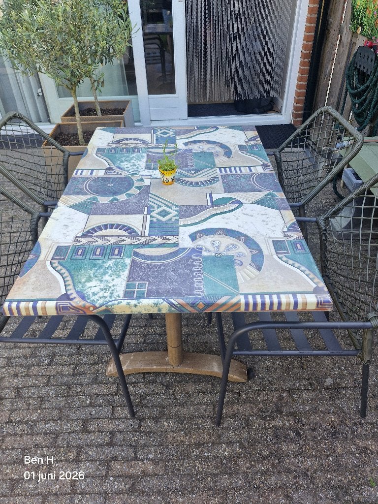 Tuintafel met inklapbaar blad en metalen onderstel., Ophalen, Gebruikt, Rechthoekig, Overige materialen