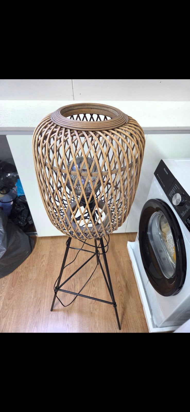 Rotan vloerlamp met metalen statief, Ophalen, 100 tot 150 cm, E27 (groot), Zo goed als nieuw
