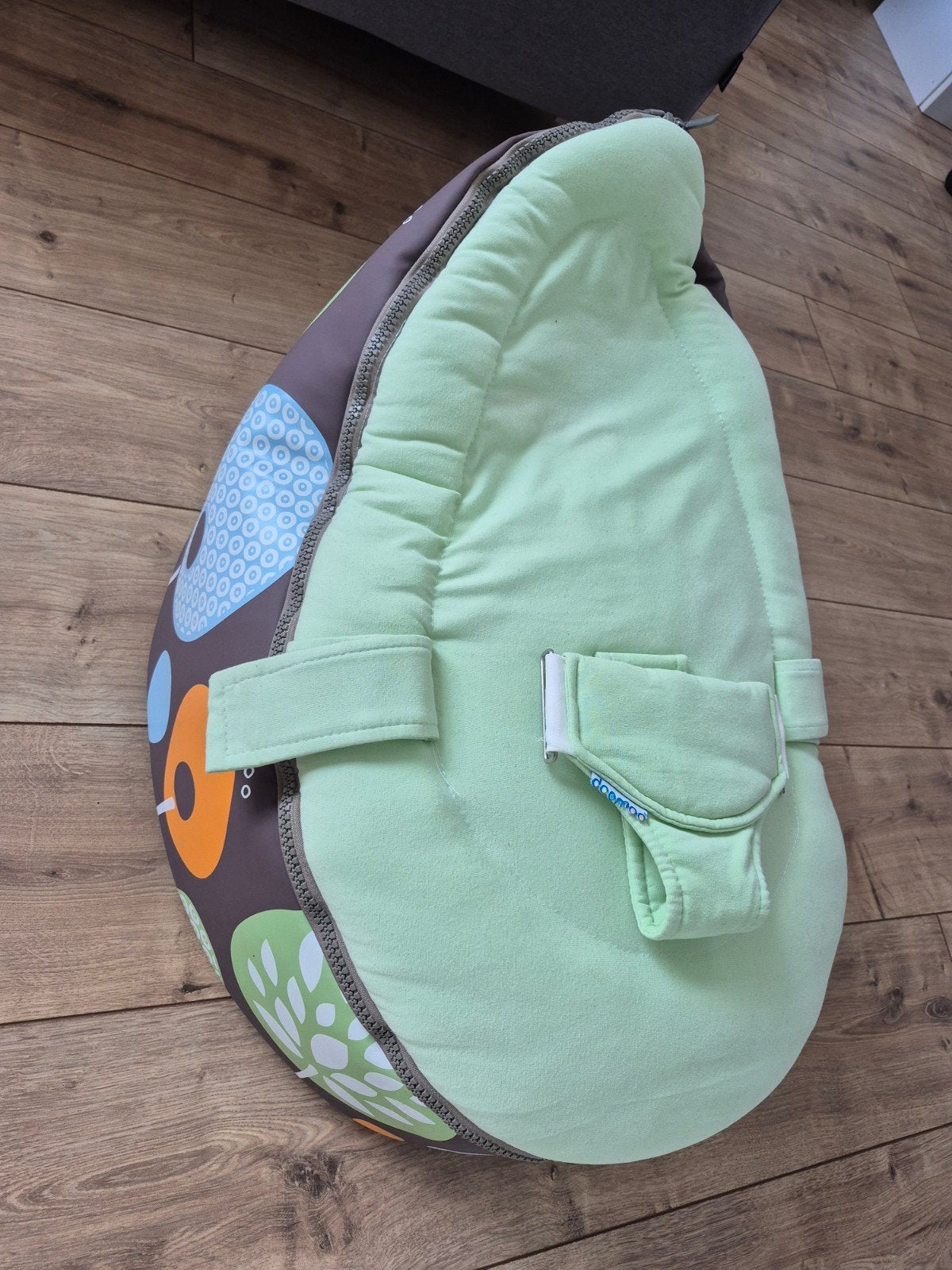 Doomoo Comfy Baby Seat - Groen/Bruin met Gordel, Ophalen of Verzenden