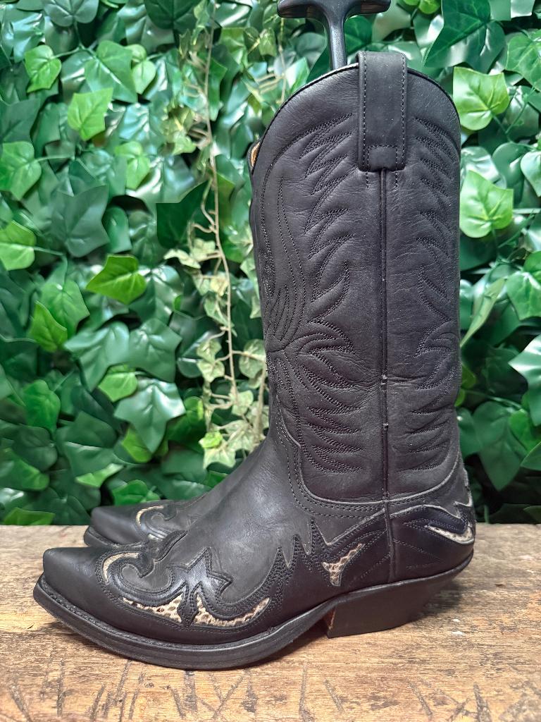 bijna Nieuwe prachtige laarzen van sendra maat 37, Zwart, Ophalen of Verzenden, Zo goed als nieuw, Sendra