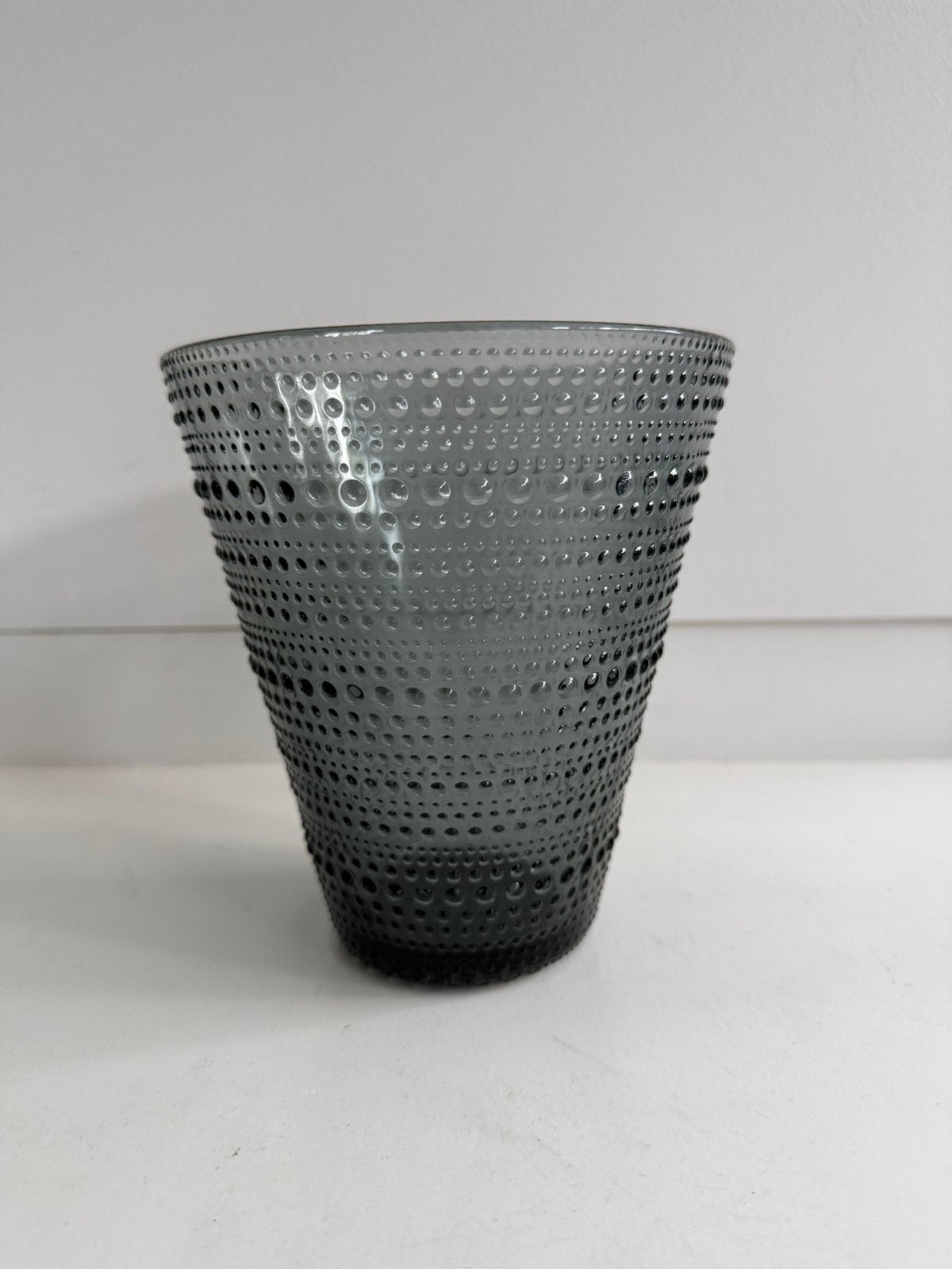 Iittala Kastehelmi vaas 15,4cm groen grijs nieuwstaat, Huis en Inrichting, Grijs, 15 cm, Ophalen of Verzenden, Glas