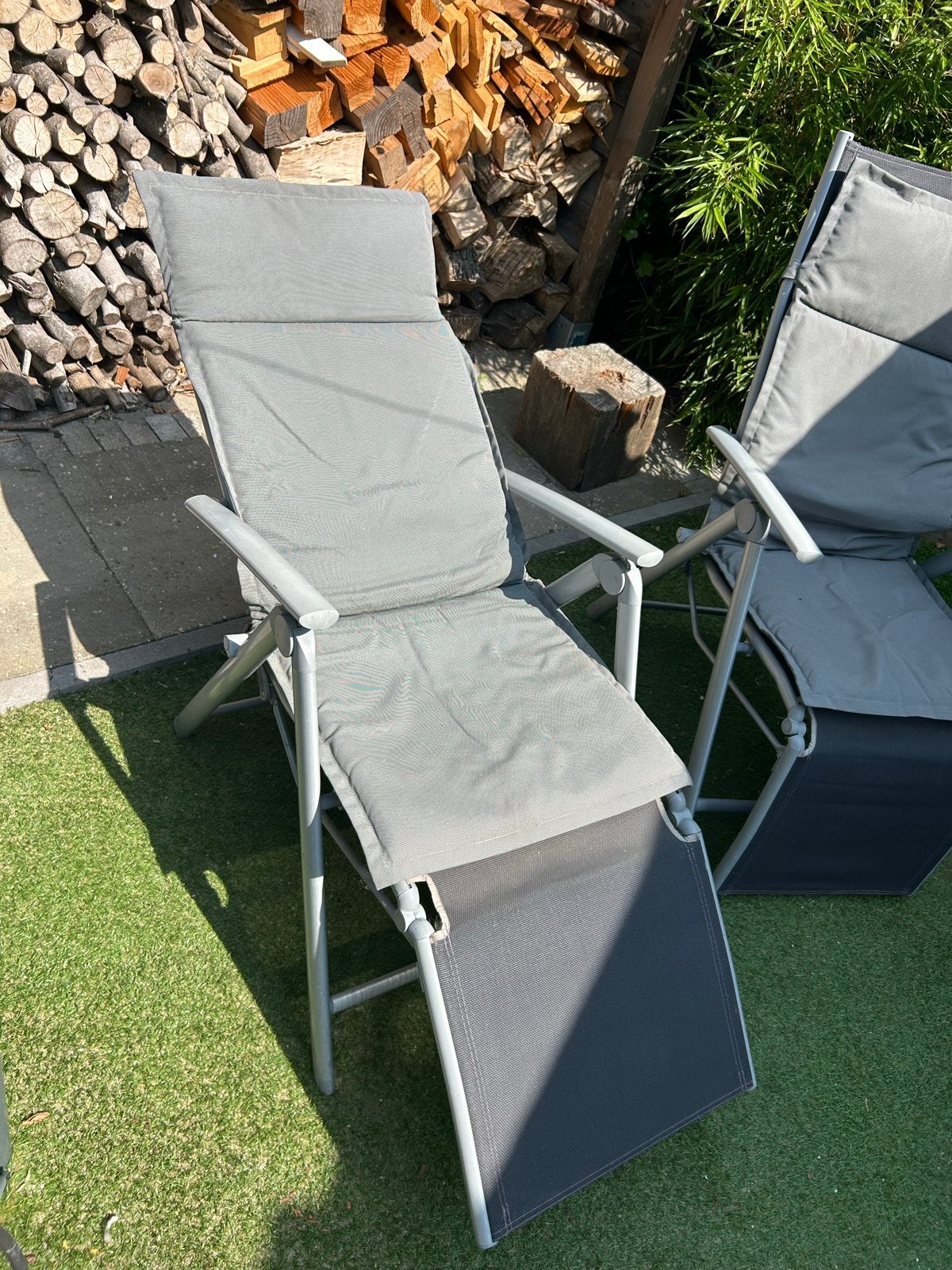 Twee verstelbare ligstoelen., Caravans en Kamperen, Ophalen, Zo goed als nieuw, Campingstoel