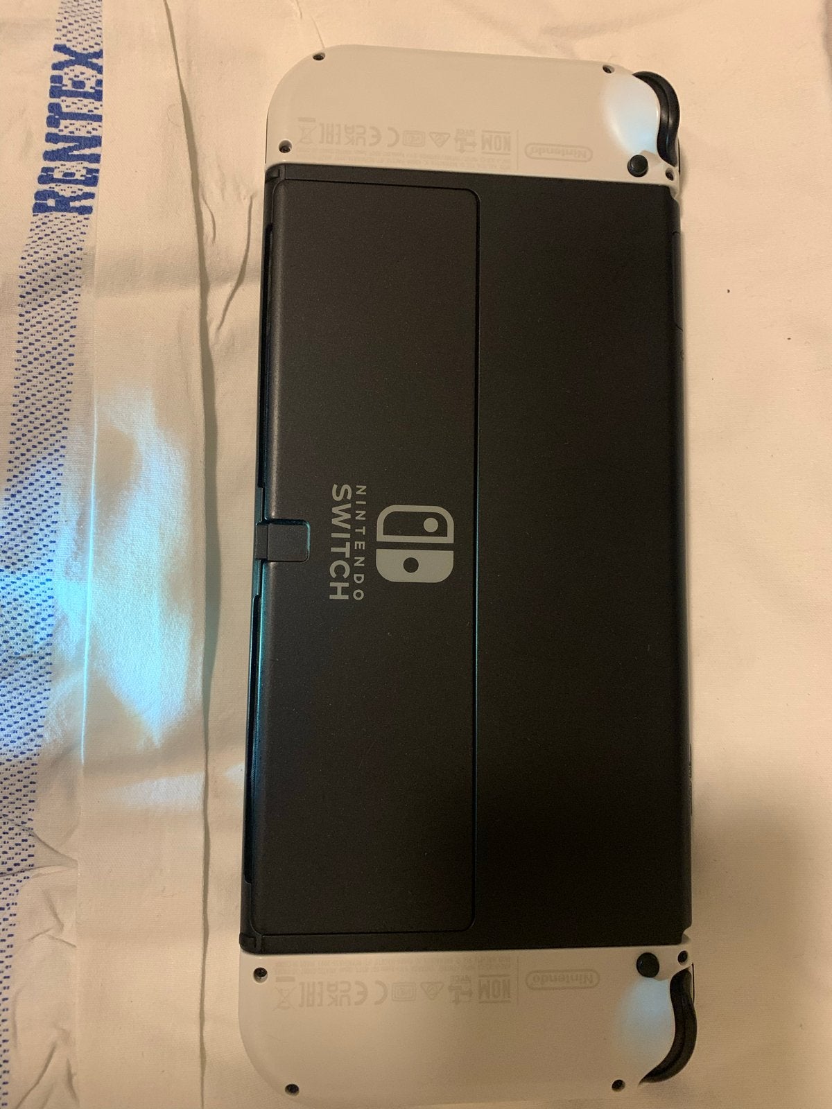 Nintendo Switch OLED Wit -  nieuw + pikachu spel + warframe, Ophalen, Zo goed als nieuw, Met 2 controllers, Switch OLED