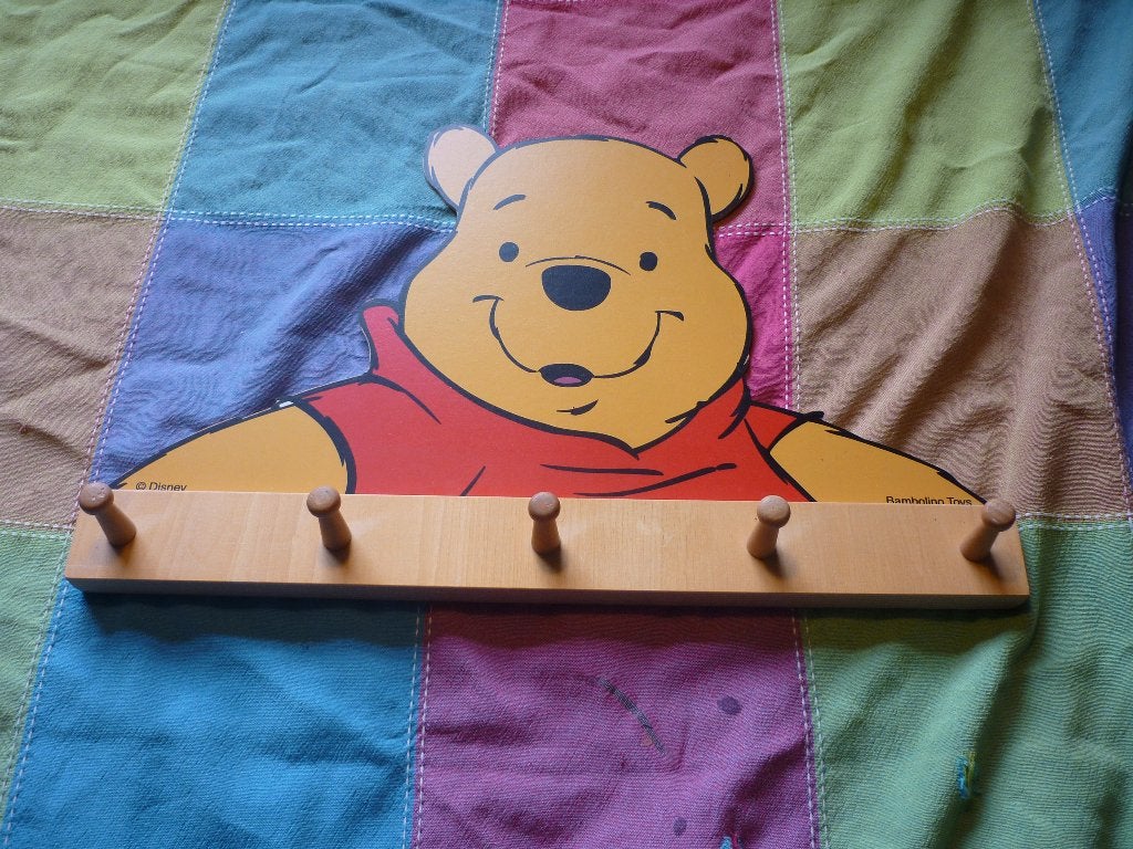 Mooie Winnie de Pooh kinderkapstok in een goede staat, Ophalen of Verzenden, Winnie de Poeh of vrienden, Zo goed als nieuw, Beeldje of Figuurtje
