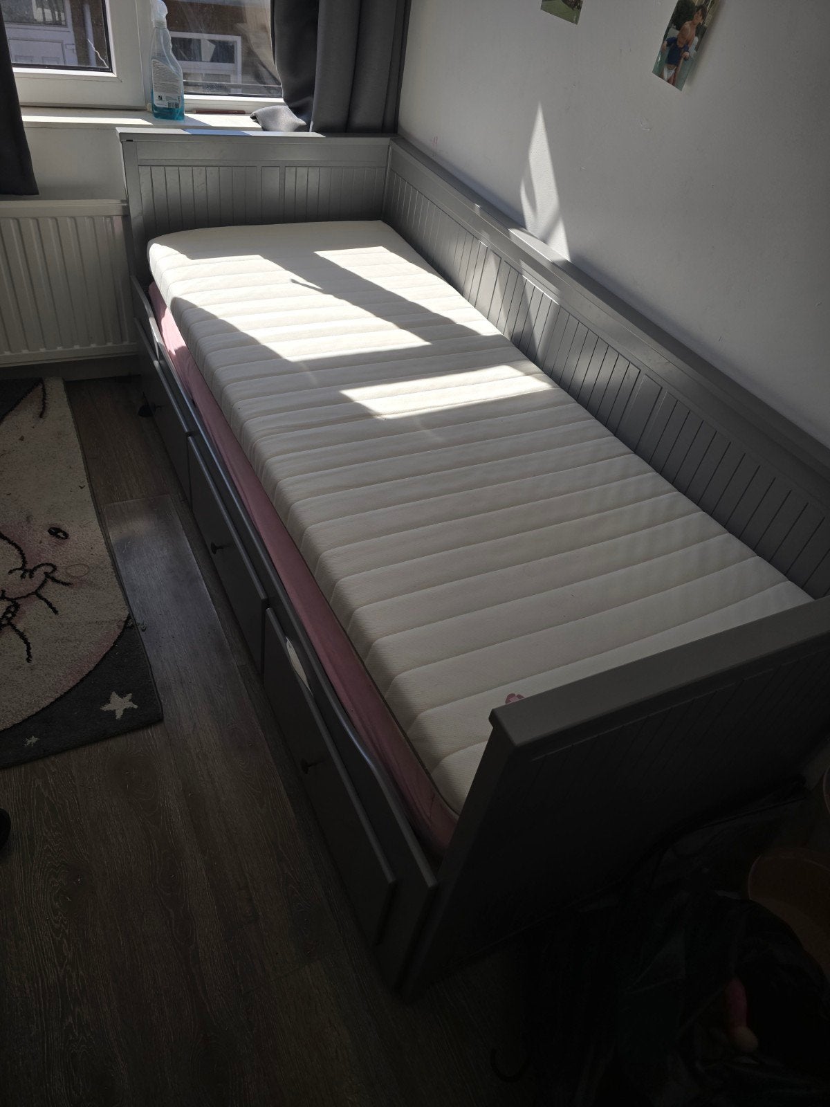Uitschuifbaar bed (2 persoons) met 2 matrassen - Z.g.a.n., Ophalen