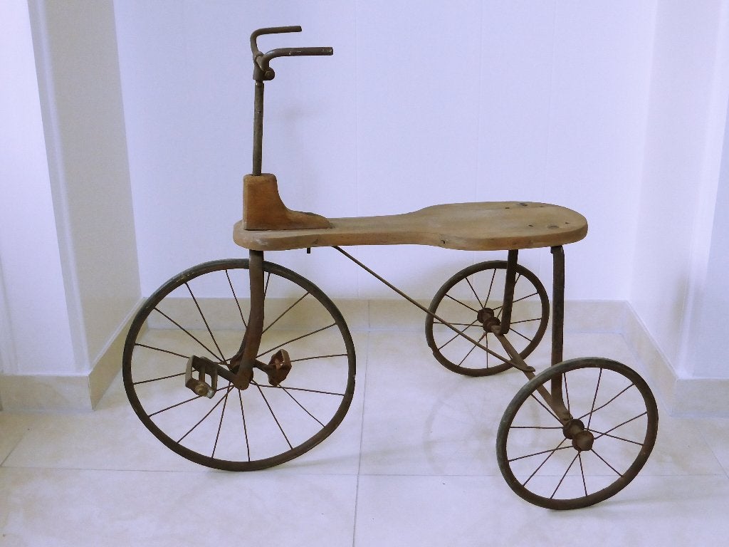Antieke driewieler kinderfietsje van staal rubberen banden, Antiek en Kunst, Antiek | Speelgoed, Ophalen of Verzenden