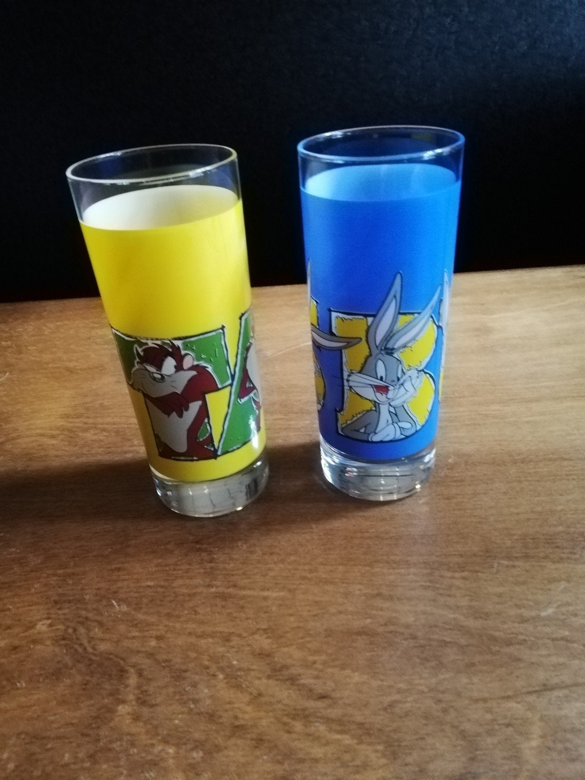 2x retro looney tunes Bugs bunny en Taz glazen set, Ophalen of Verzenden, Zo goed als nieuw, Frisdrankglas