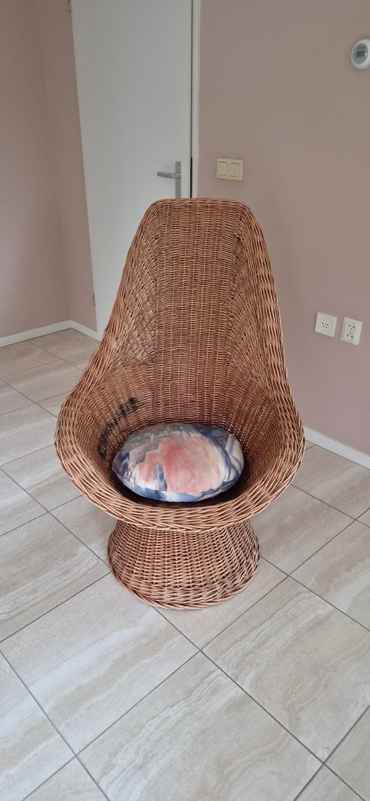 Vintage rotan stoel met kussen, Huis en Inrichting, Stoelen, Ophalen, Gebruikt, Bruin, Vintage