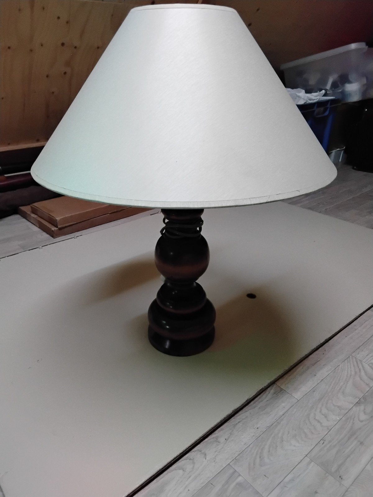 schemerlamp, met stoffen kap en houten voet,  beige kap, Huis en Inrichting, Beige, Gebruikt, Schemerlamp, E27 (groot)