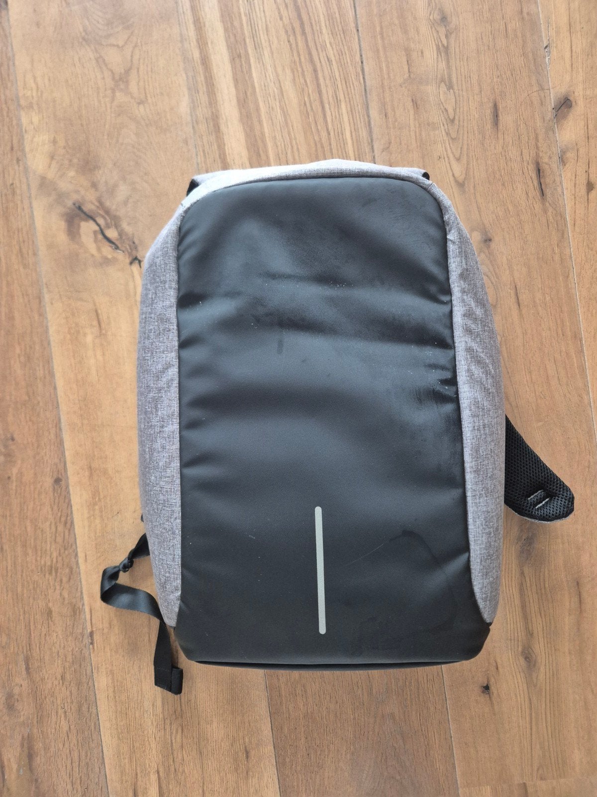 XD Design Anti-Diefstal Rugzak met USB-oplaadpoort – Grijs, Overige merken, Gebruikt, 25 tot 40 cm, Ophalen of Verzenden