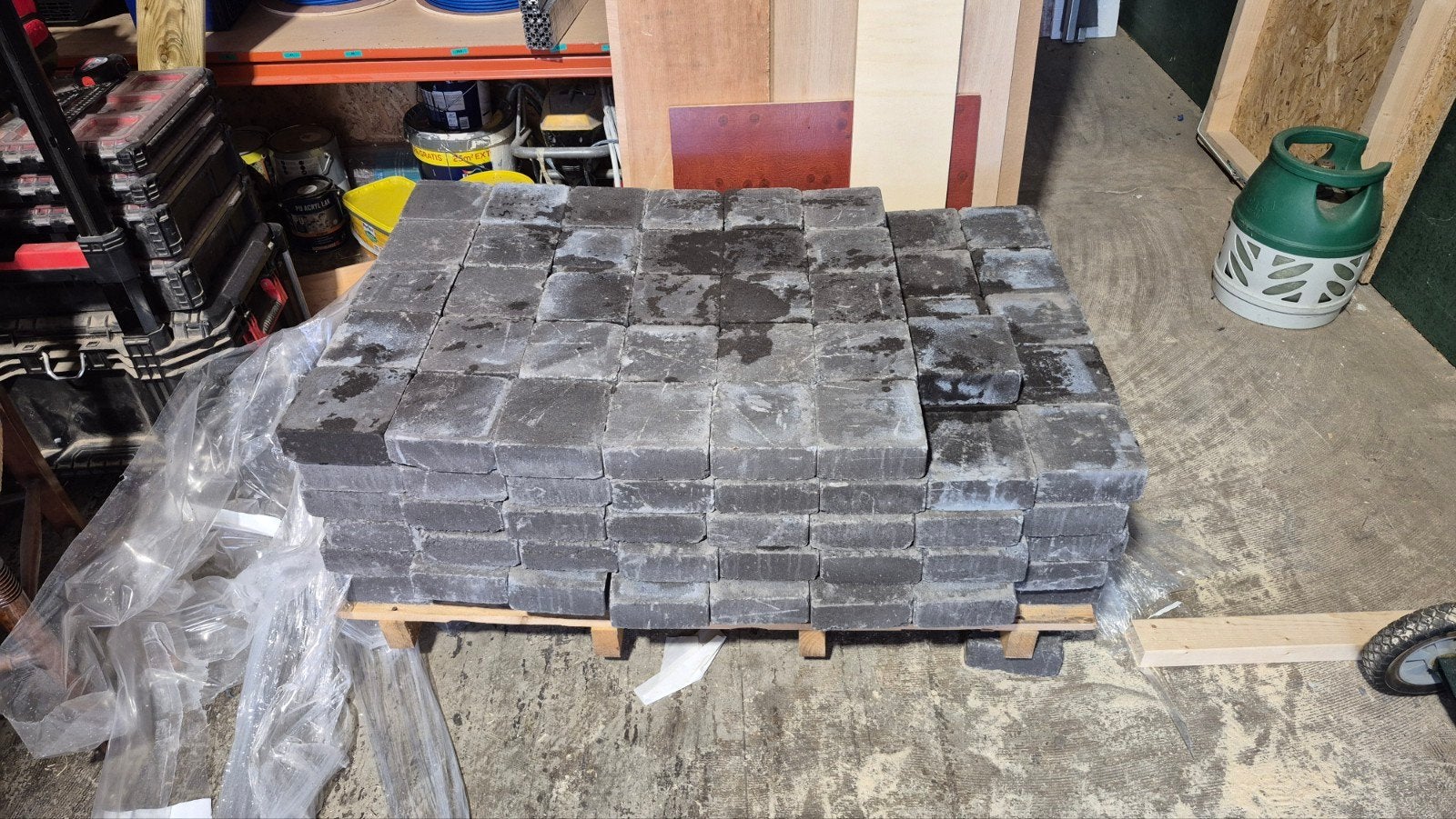 220 Tumbelton 15x15x6 cm Coal klinkers - Nieuw, Ophalen, Klinkers, Nieuw, 5 tot 10 m²