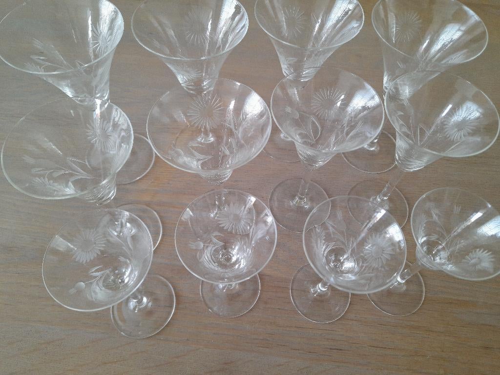 12 delig  geslepen  "glasservies", Ophalen, Glas, Overige stijlen, Glas of Glazen