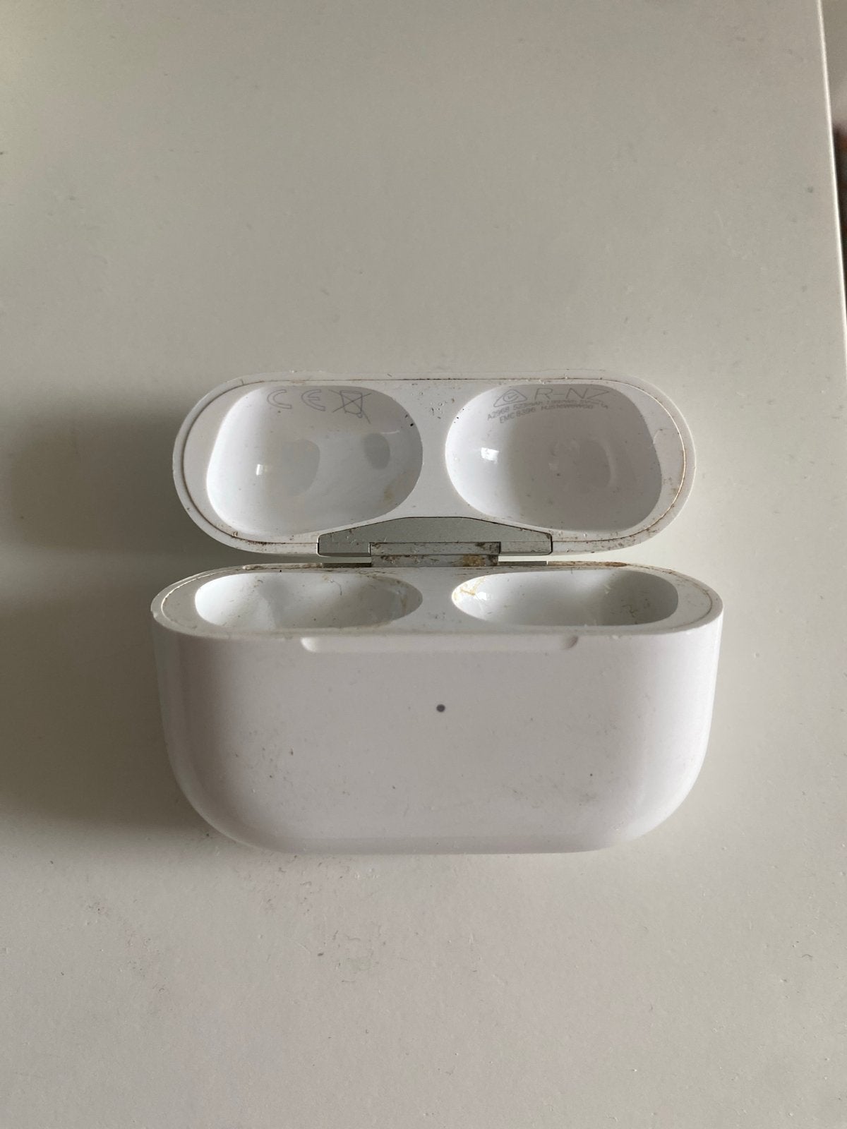 Apple AirPods Pro 2e Gen Case Magsafe Model A2968, Ophalen of Verzenden, Zo goed als nieuw, Overige typen, Apple