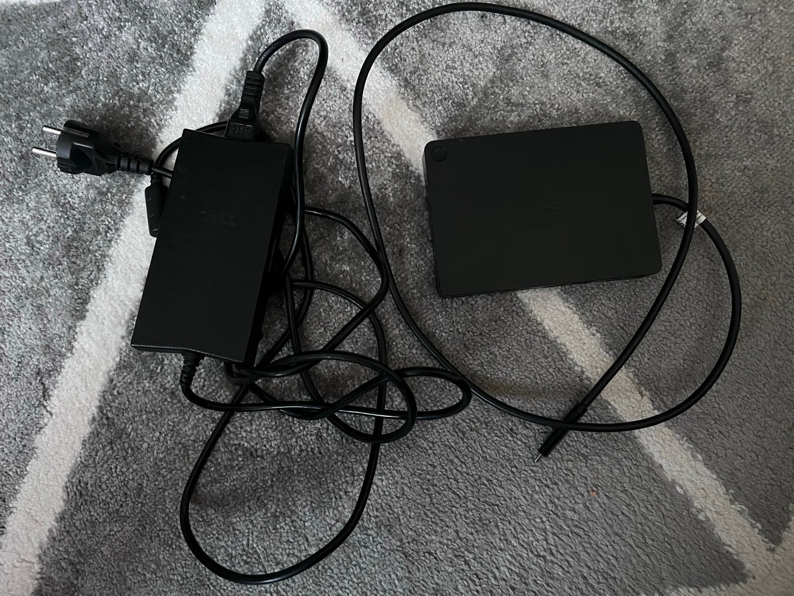 Dell WD15 Docking Station met 130W adapter, Computers en Software, Ophalen of Verzenden, Gebruikt, Docking station, Laptop