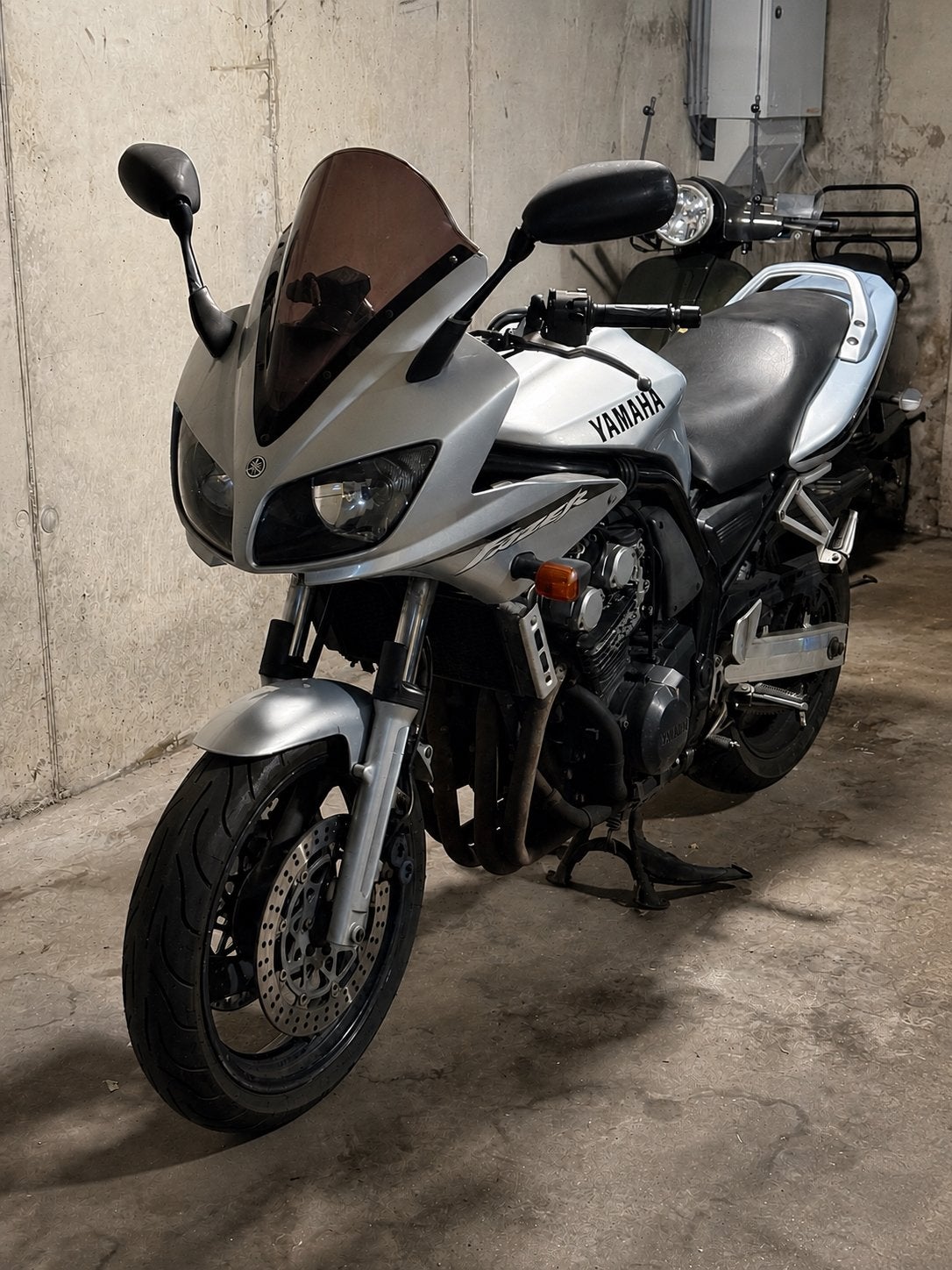 Yamaha FZS600 Fazer, Ophalen
