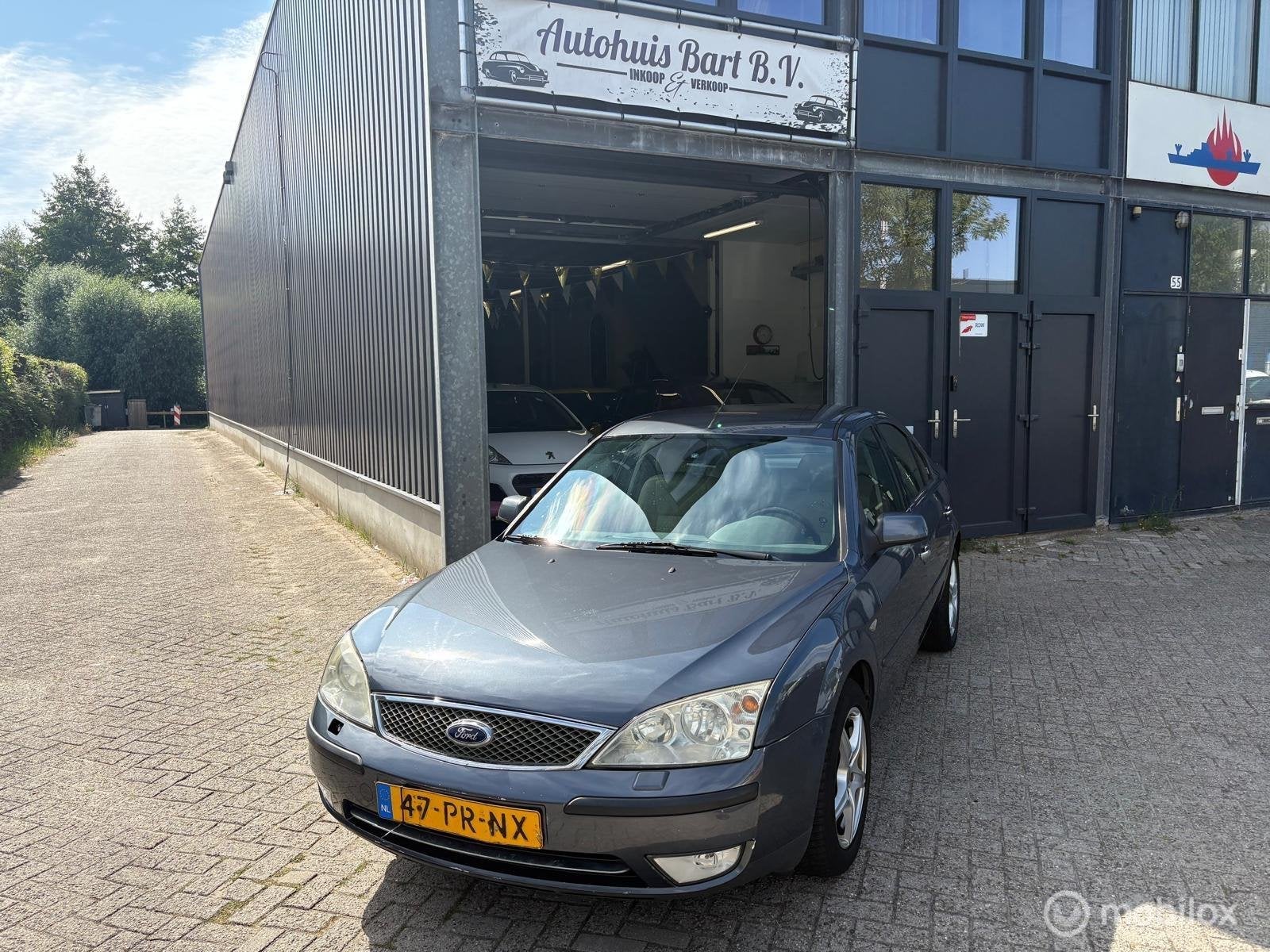 Ford Mondeo 2.0-16V Futura Automaat! Leder! Nieuwe APK! NAP, 145 pk, 4 cilinders, Mondeo, Automatische klimaatregeling
